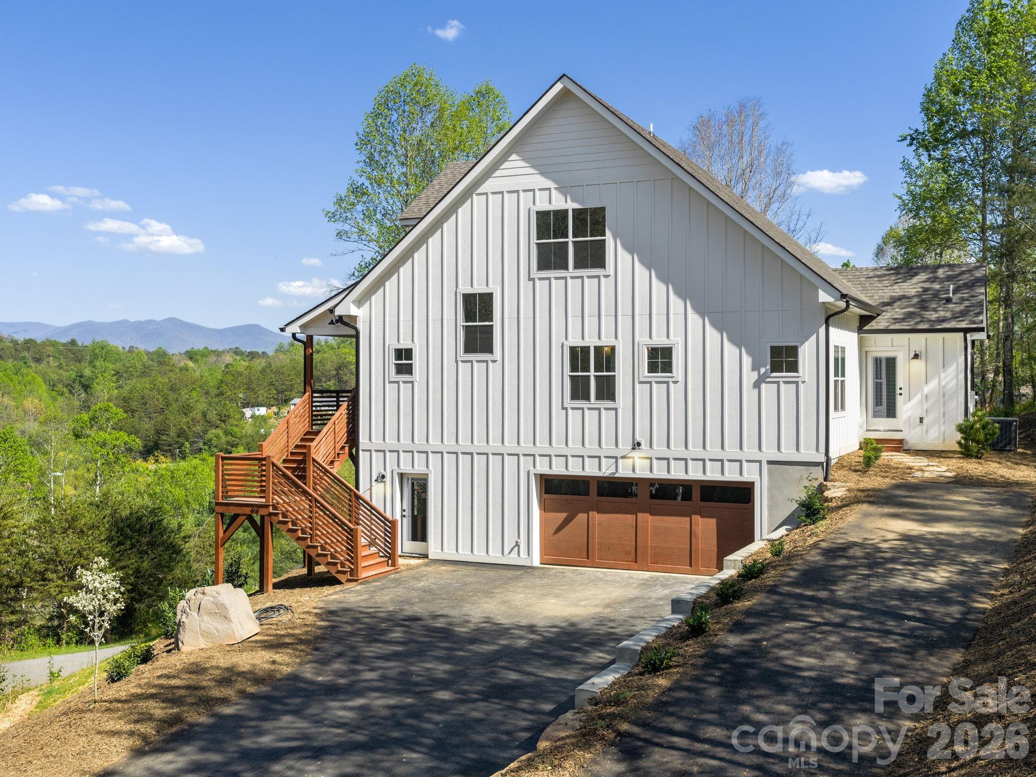 94 Spicewood Road — Weaverville