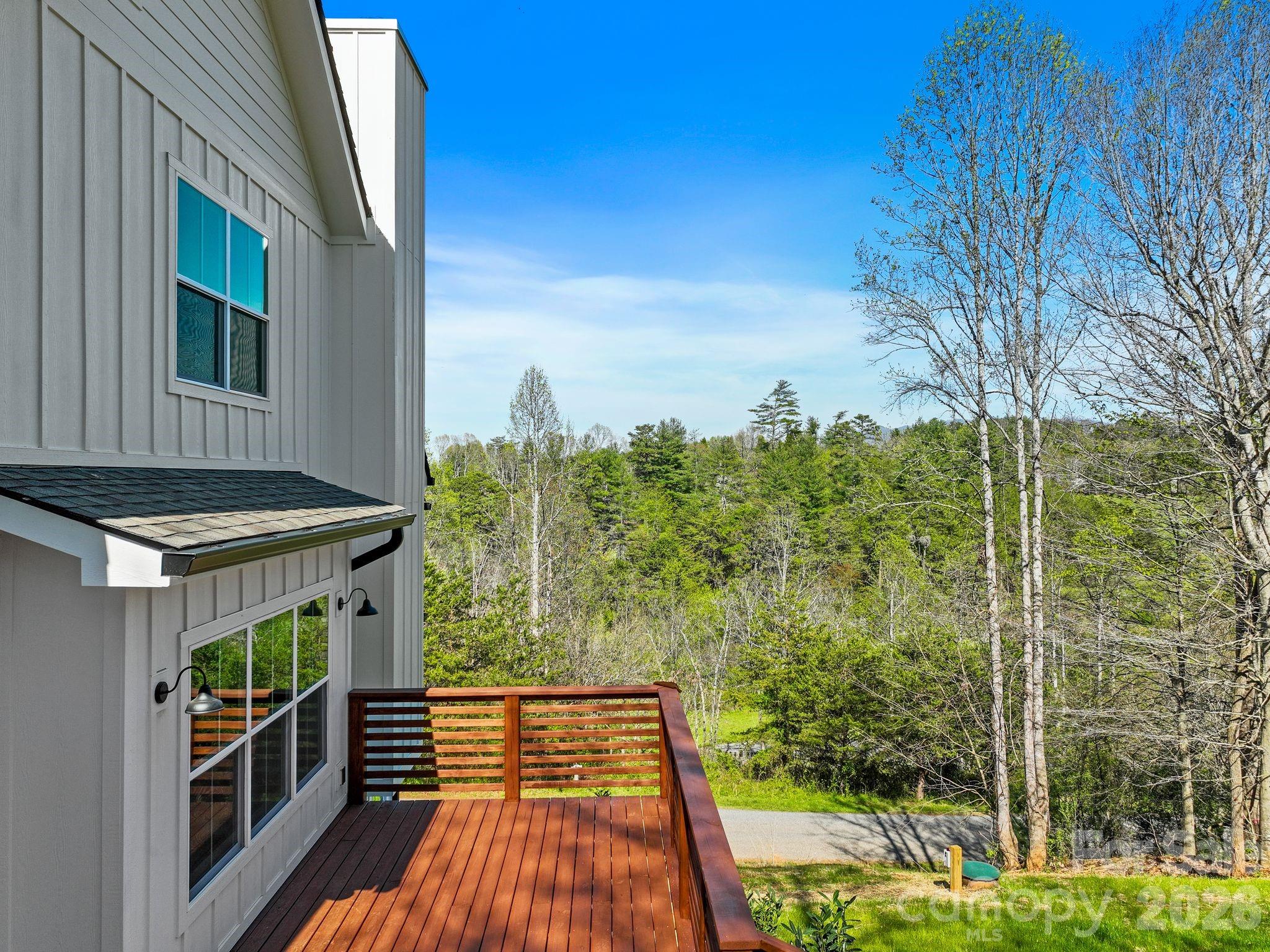 94 Spicewood Road — Weaverville