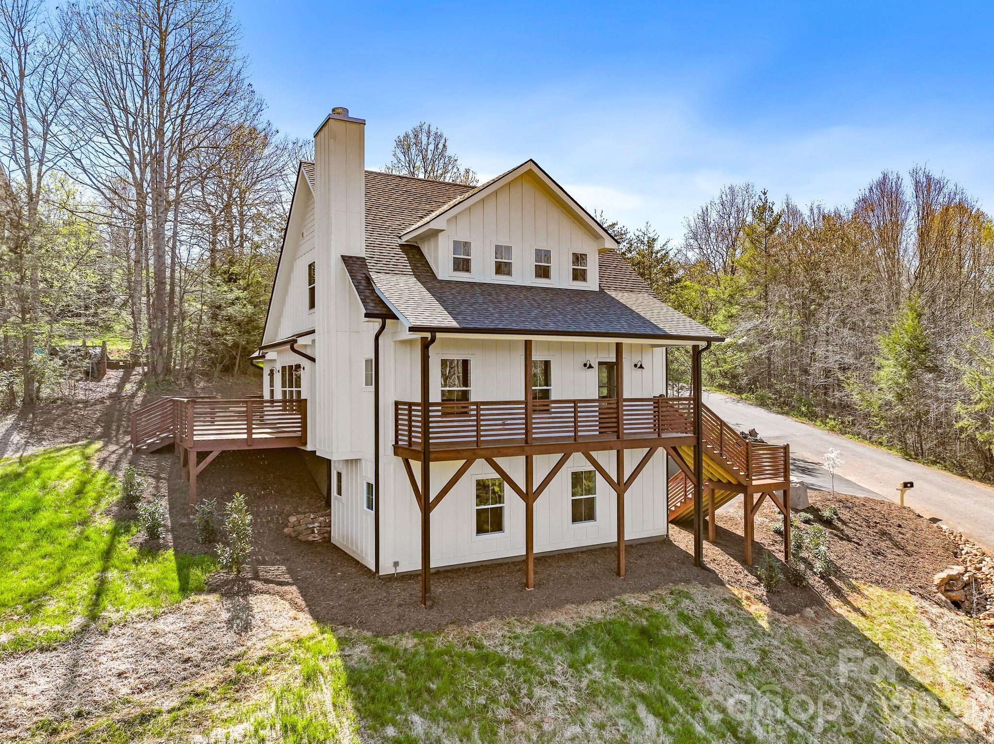 94 Spicewood Road — Weaverville