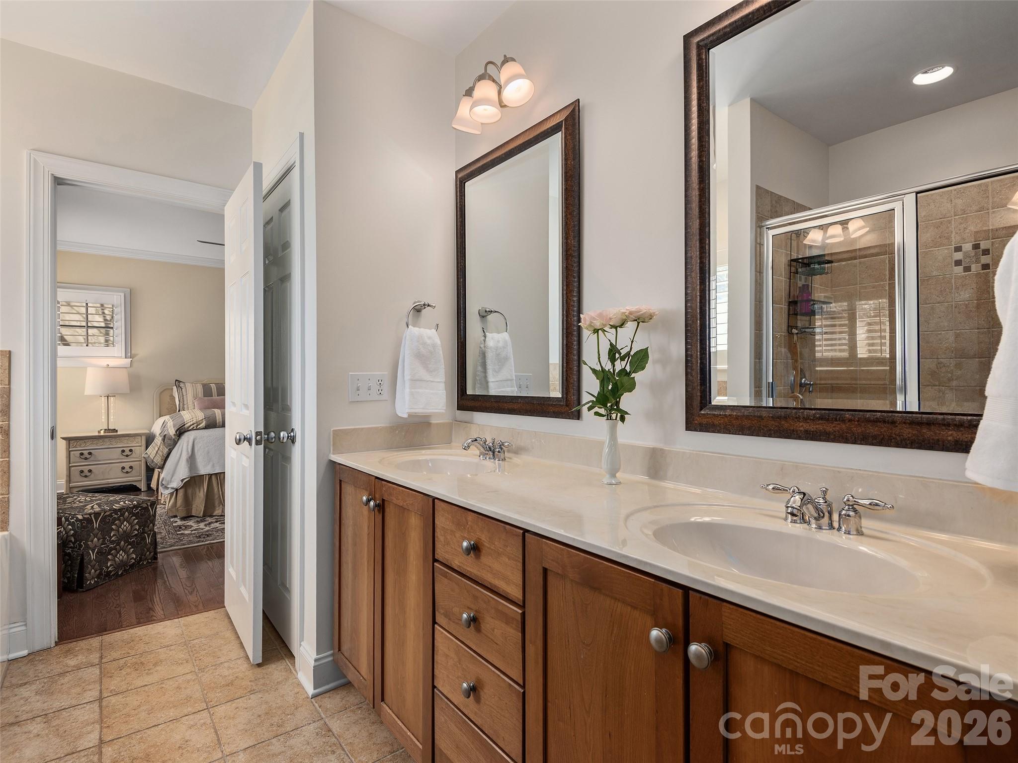 1672 Olmsted Drive — Asheville