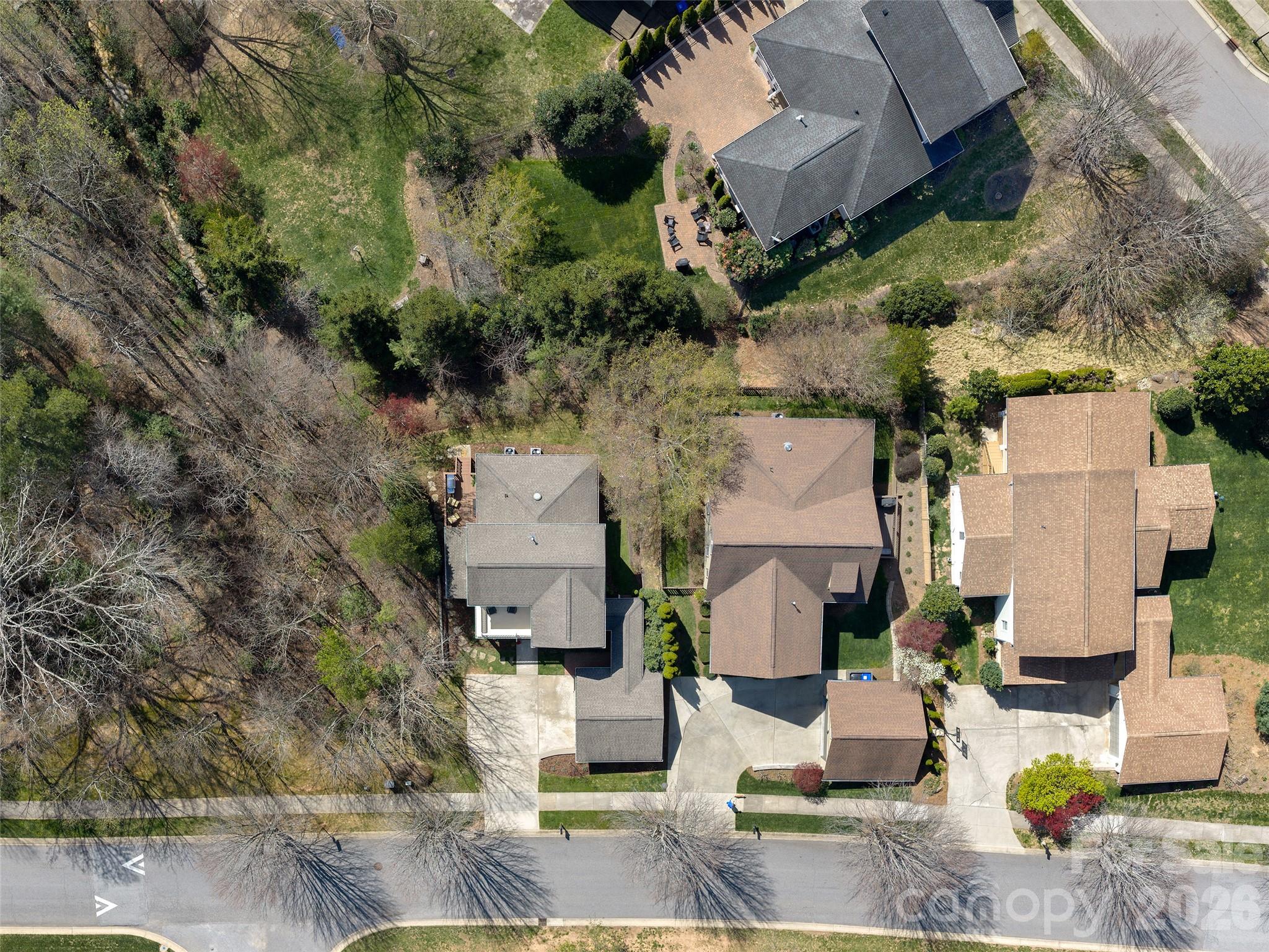 1672 Olmsted Drive — Asheville