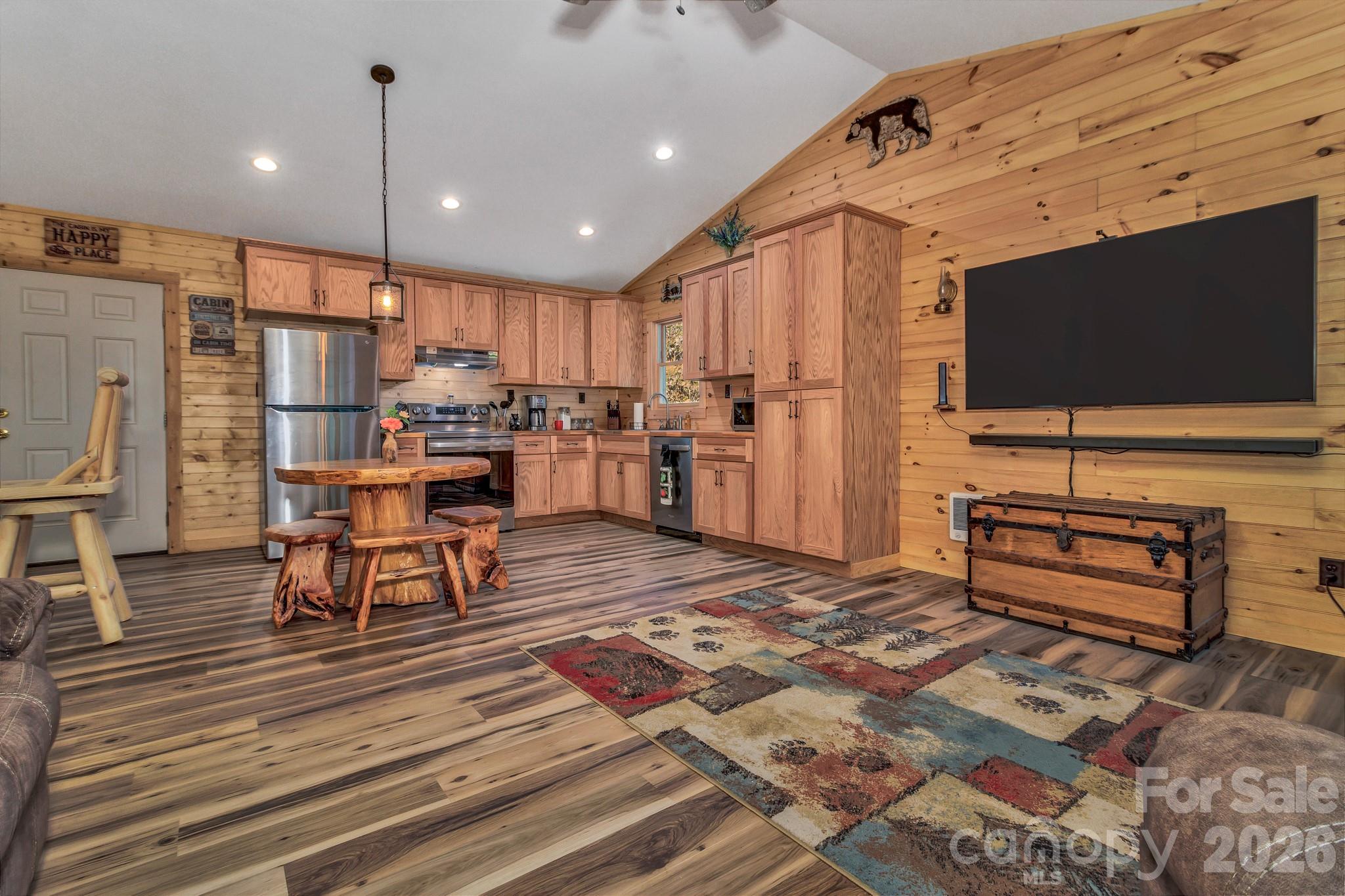 1100 Panther Branch Road — Canton