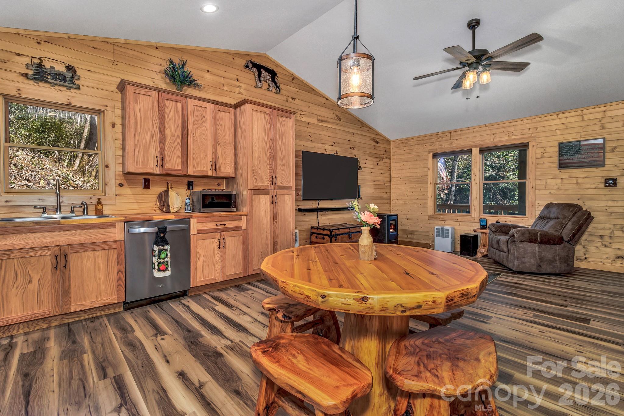 1100 Panther Branch Road — Canton
