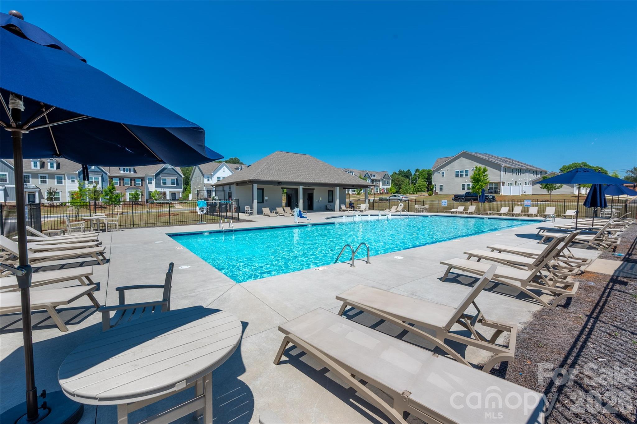 15740 Country House Street — Charlotte