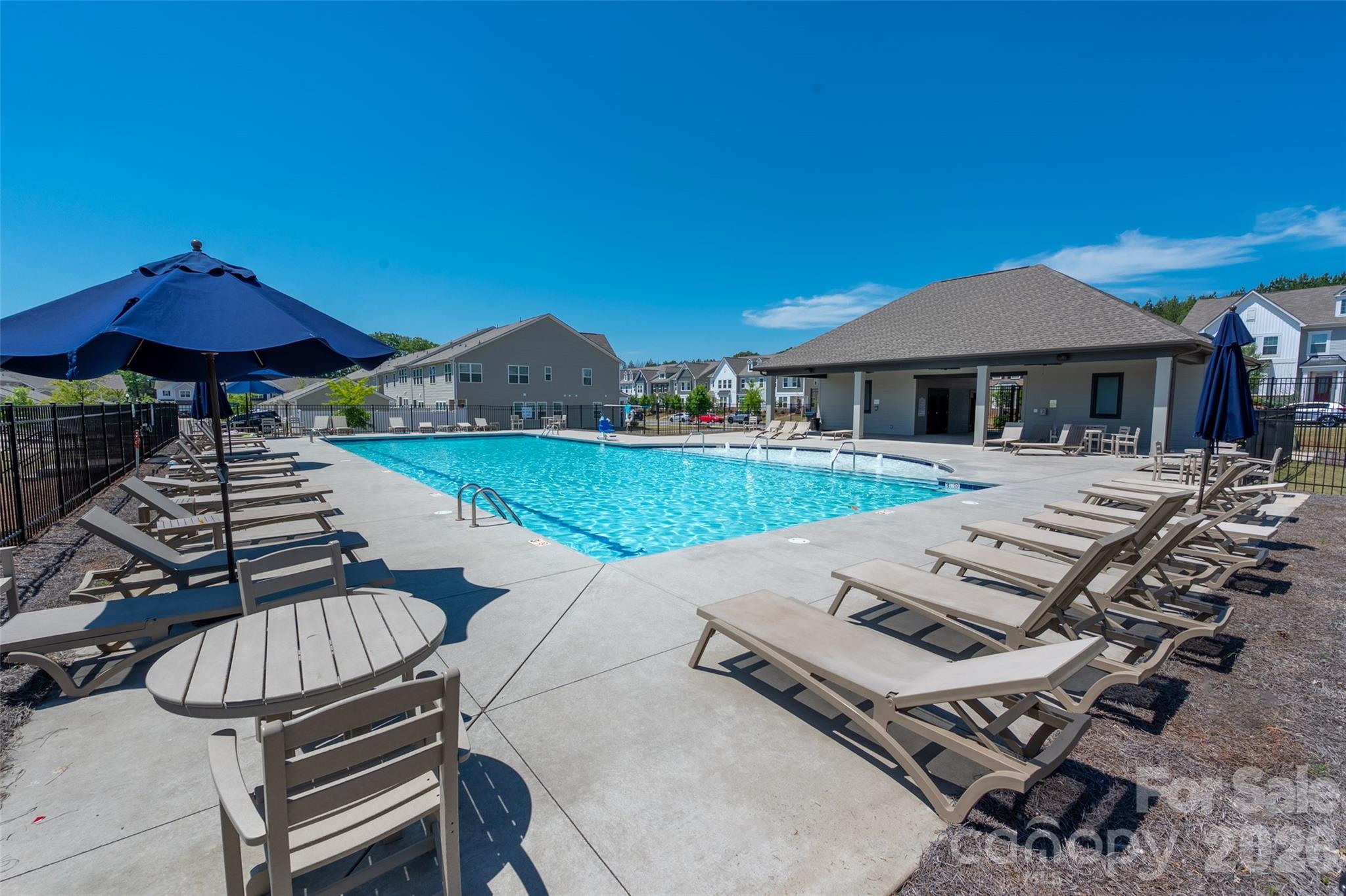 15740 Country House Street — Charlotte