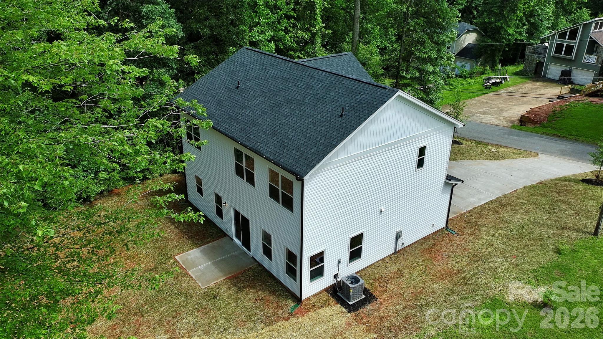 1915 Dove Drive — Charlotte