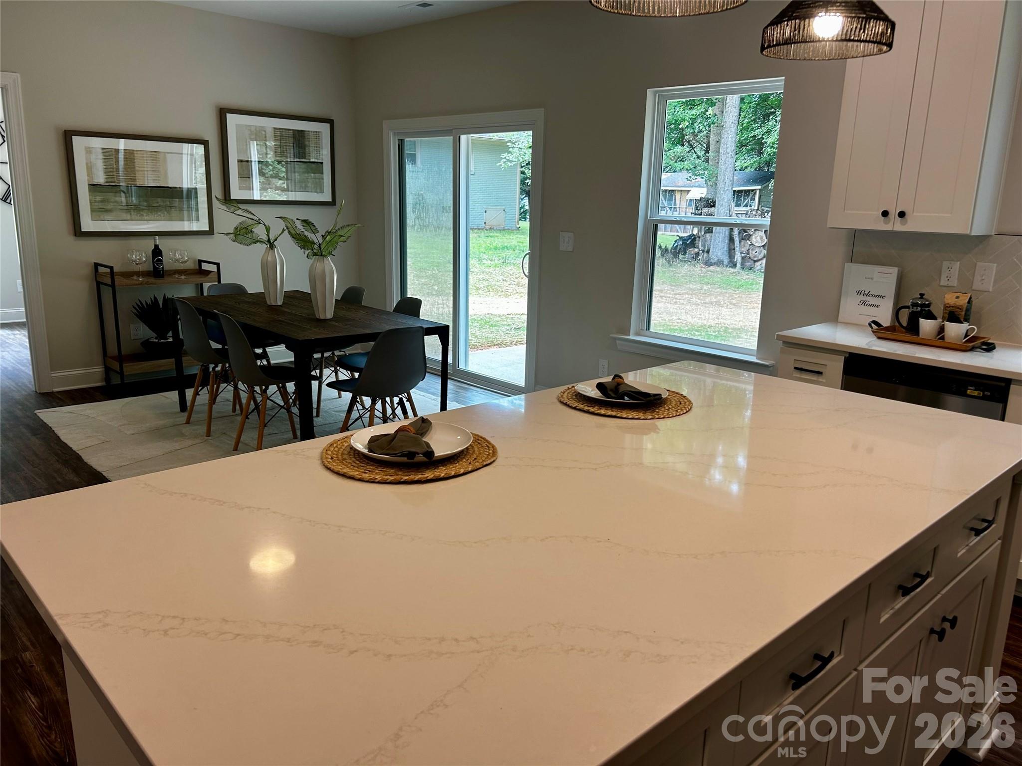 1915 Dove Drive — Charlotte