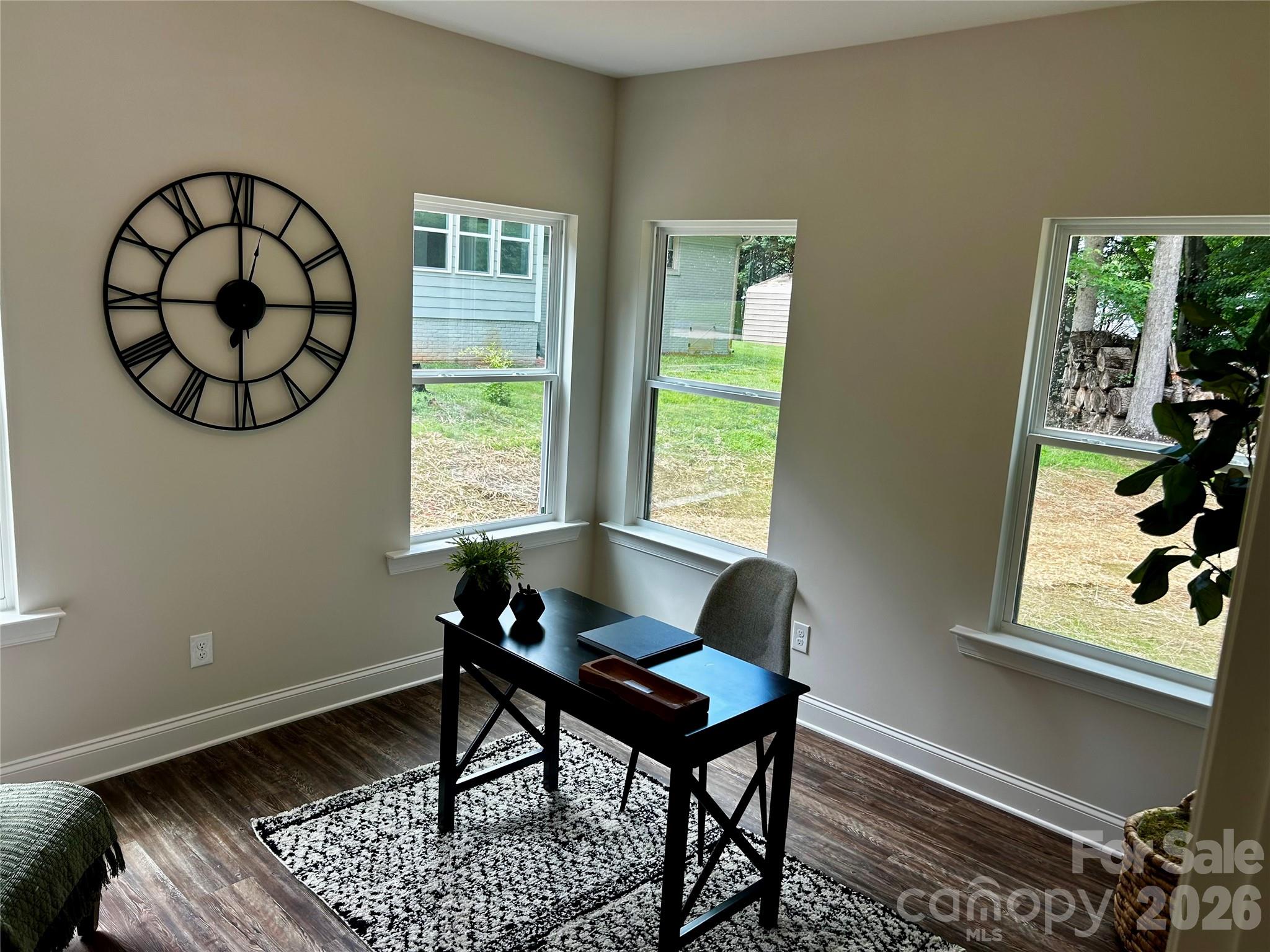 1915 Dove Drive — Charlotte