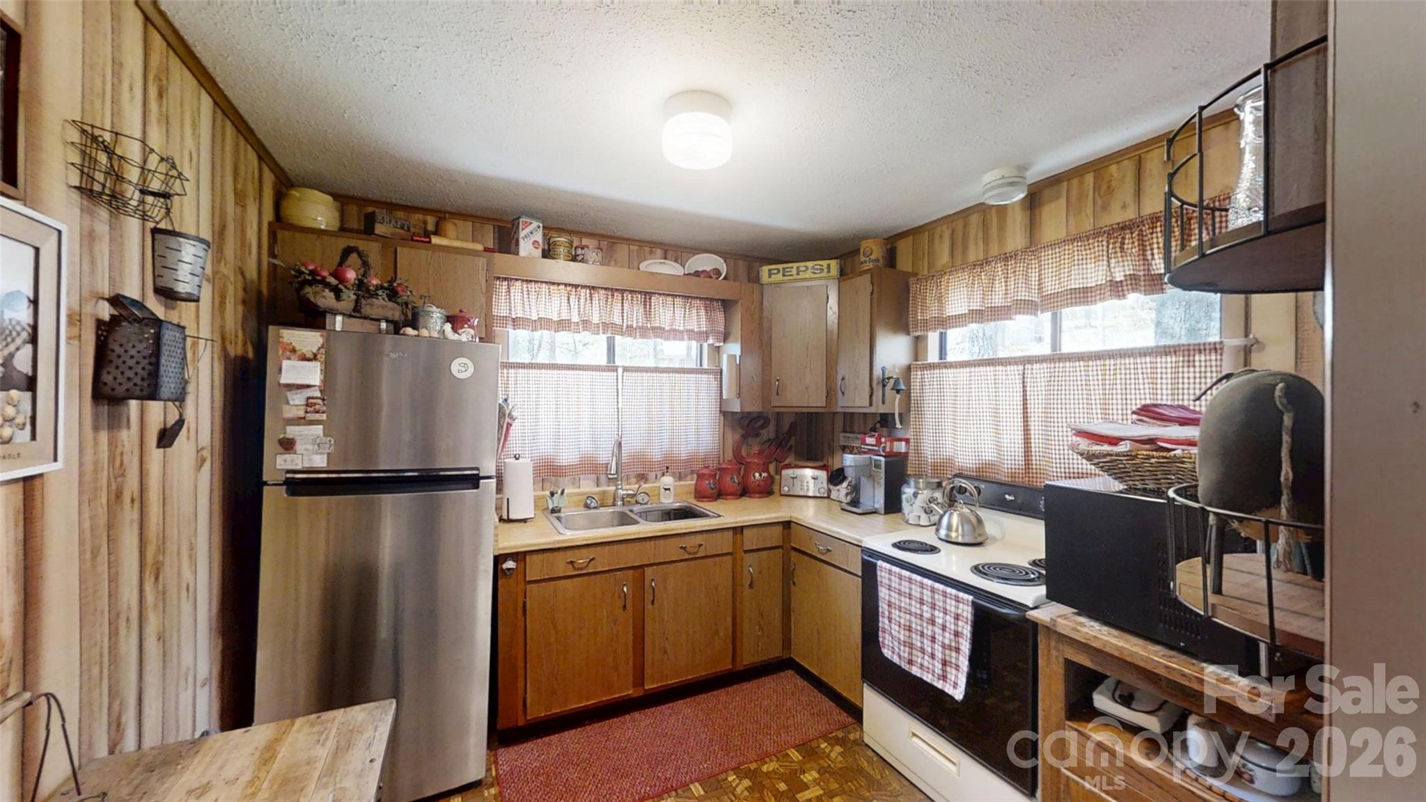 321 Doris Lisa View Drive — Hendersonville