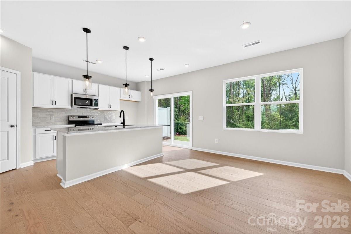 6053 Longar Lane — Charlotte