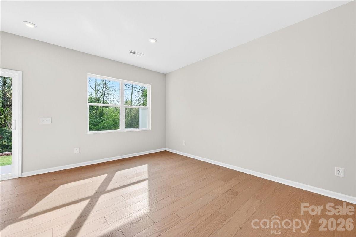 6053 Longar Lane — Charlotte