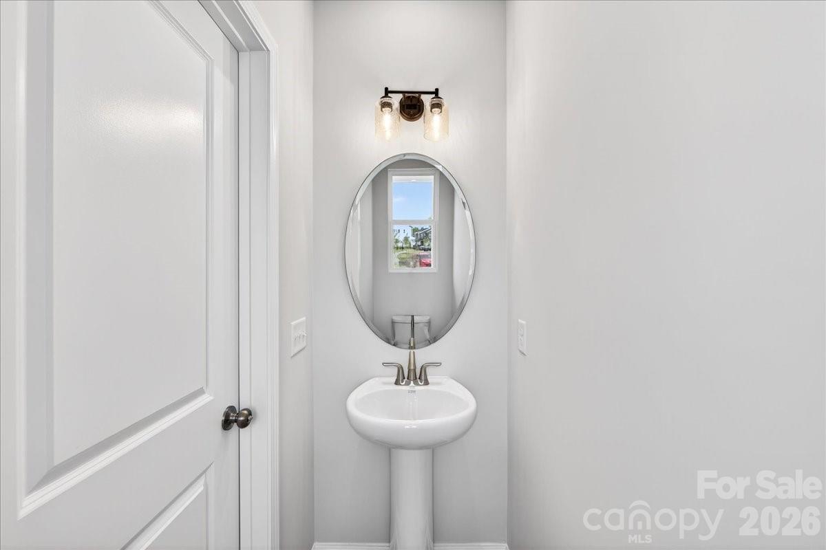 6053 Longar Lane — Charlotte