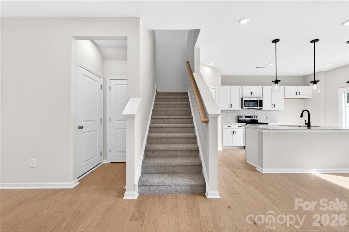 6053 Longar Lane — Charlotte