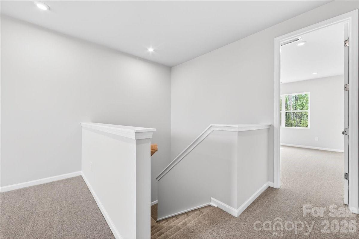 6053 Longar Lane — Charlotte