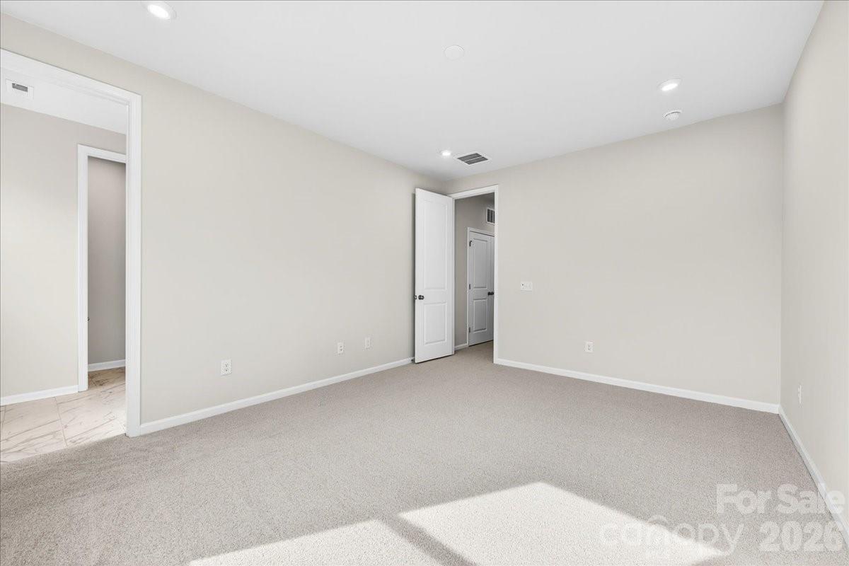 6053 Longar Lane — Charlotte