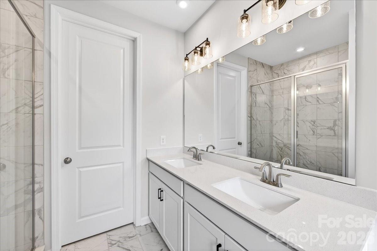 6053 Longar Lane — Charlotte
