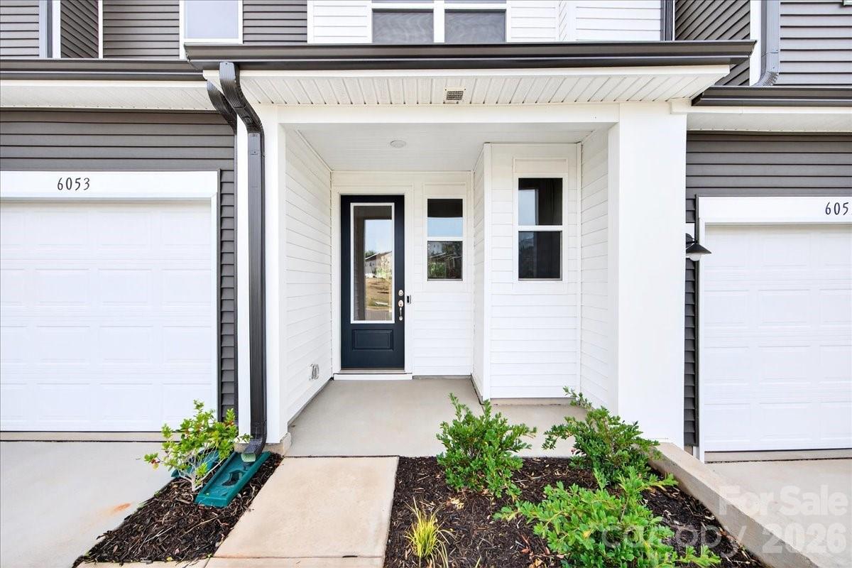 6053 Longar Lane — Charlotte
