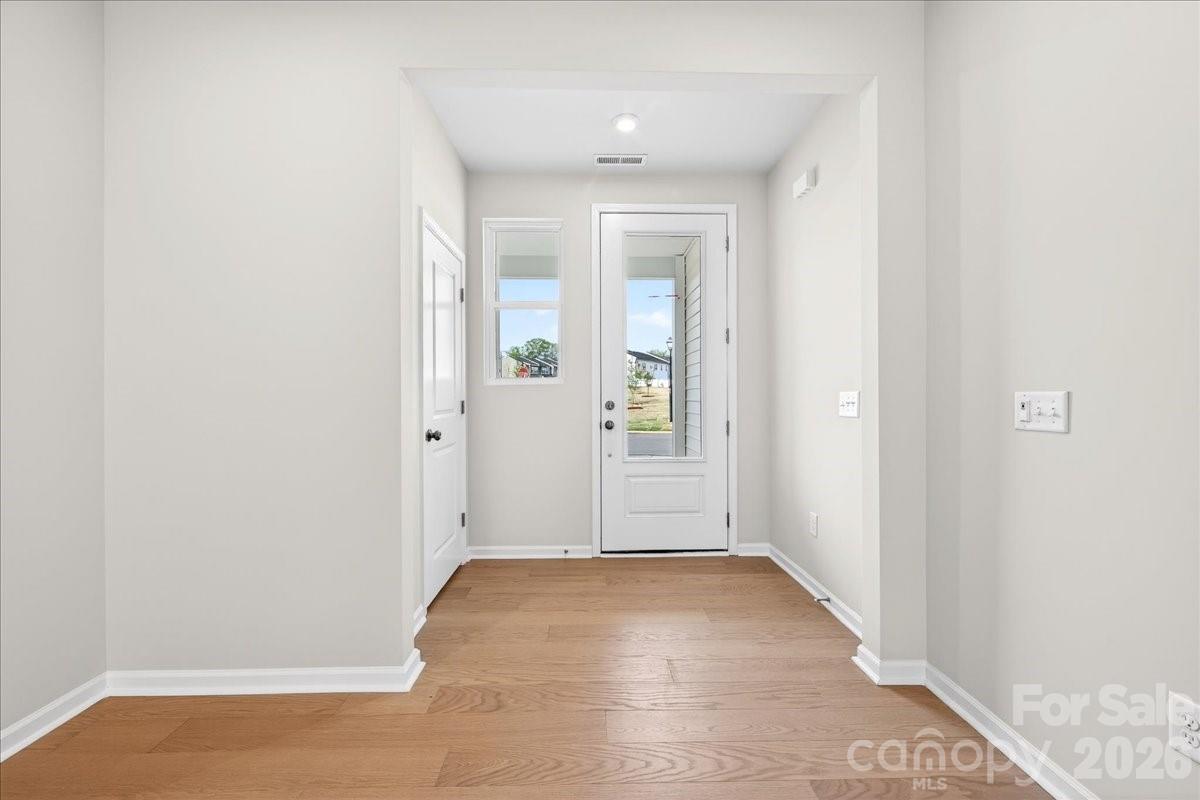 6053 Longar Lane — Charlotte