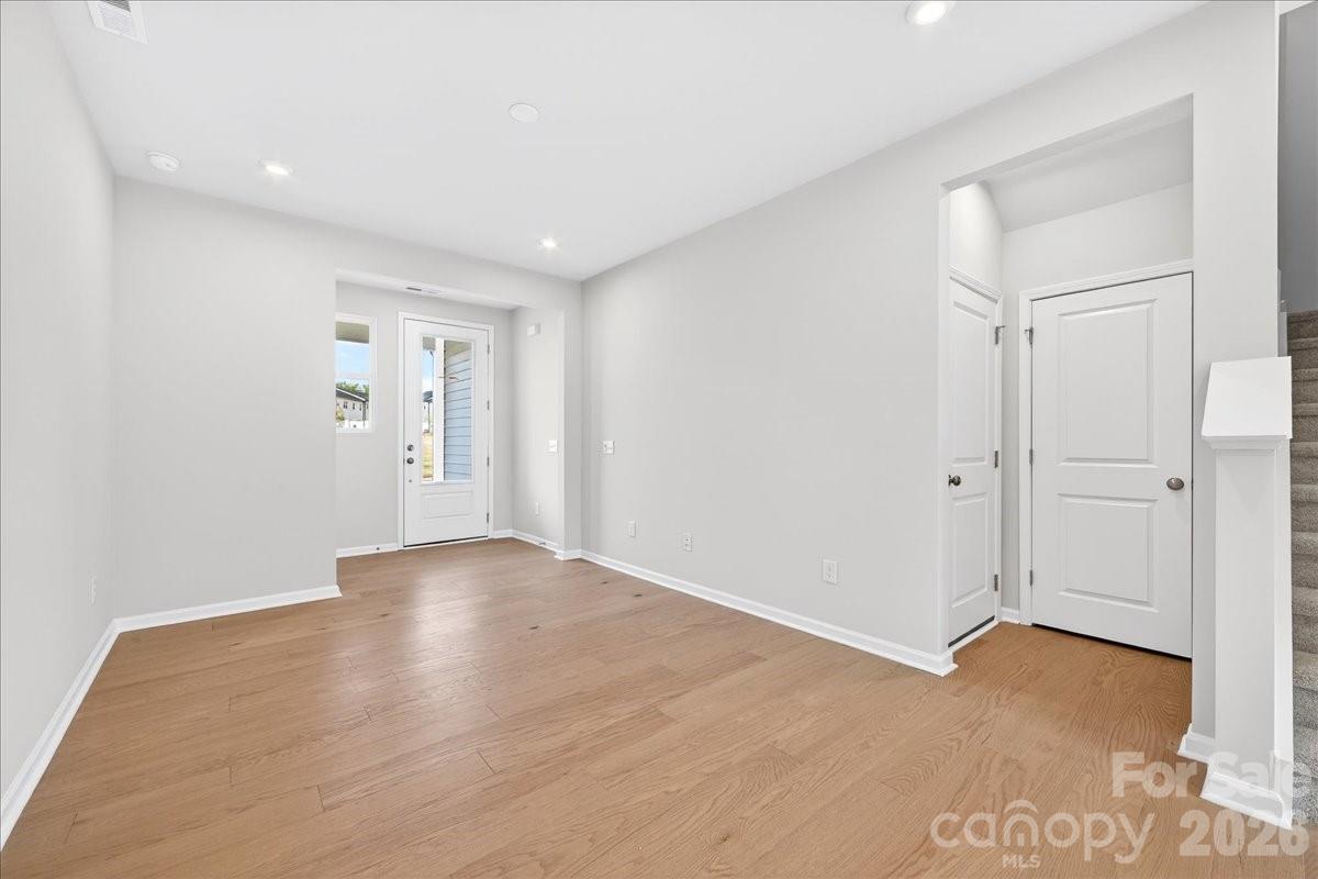 6053 Longar Lane — Charlotte