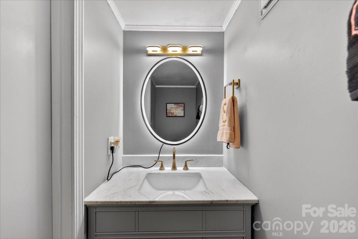 8007 Horse Chestnut Lane — Charlotte