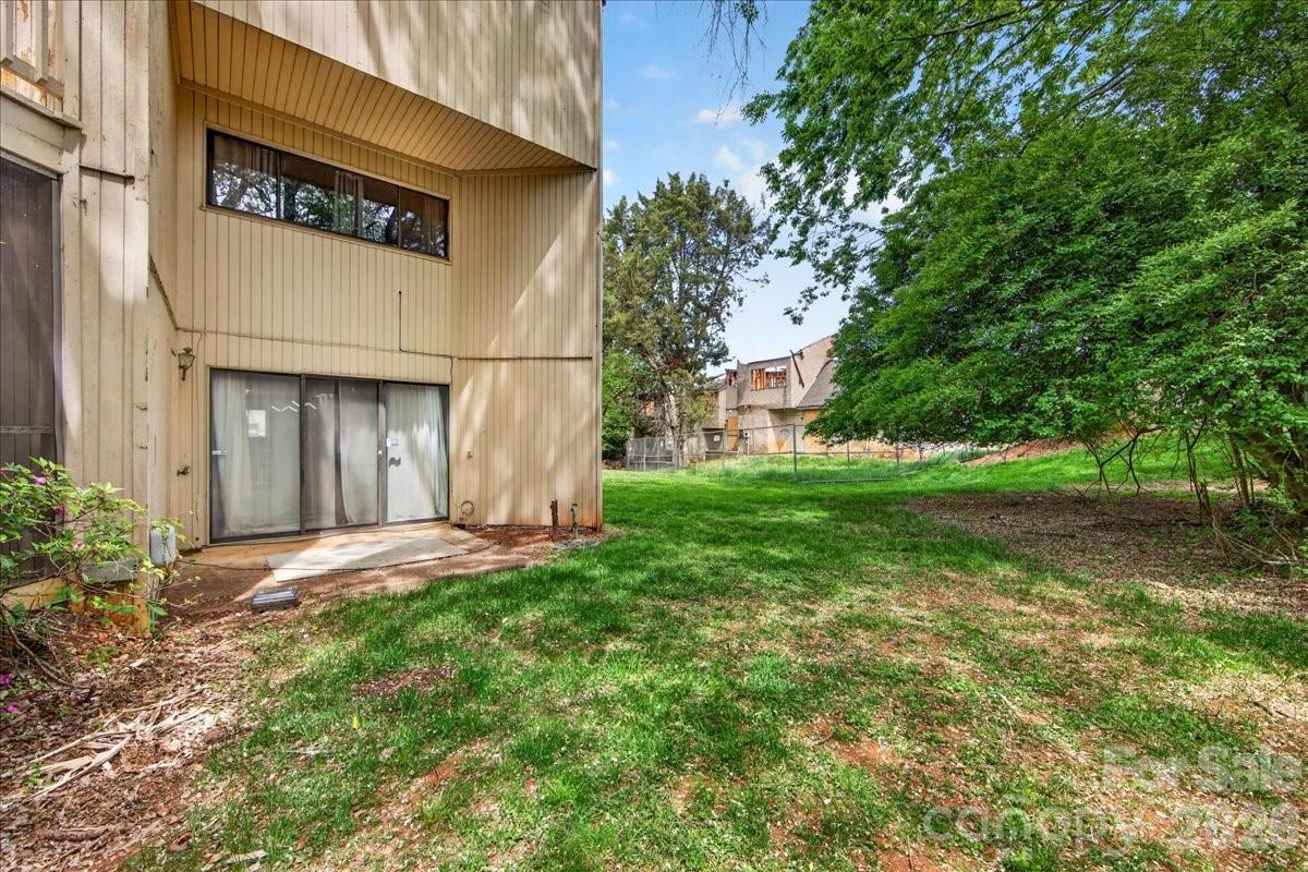 8007 Horse Chestnut Lane — Charlotte
