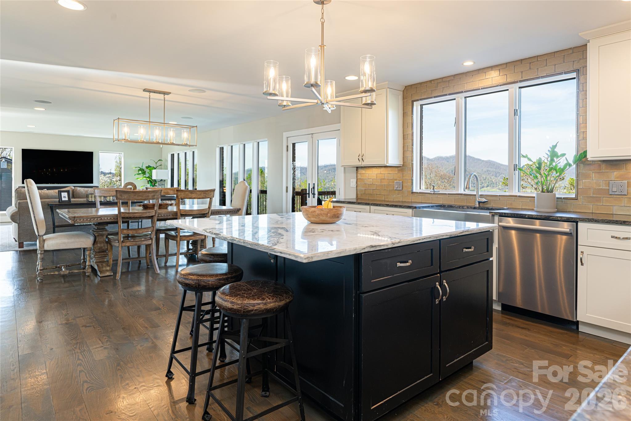 83 Cozy Mountain Lane — Weaverville