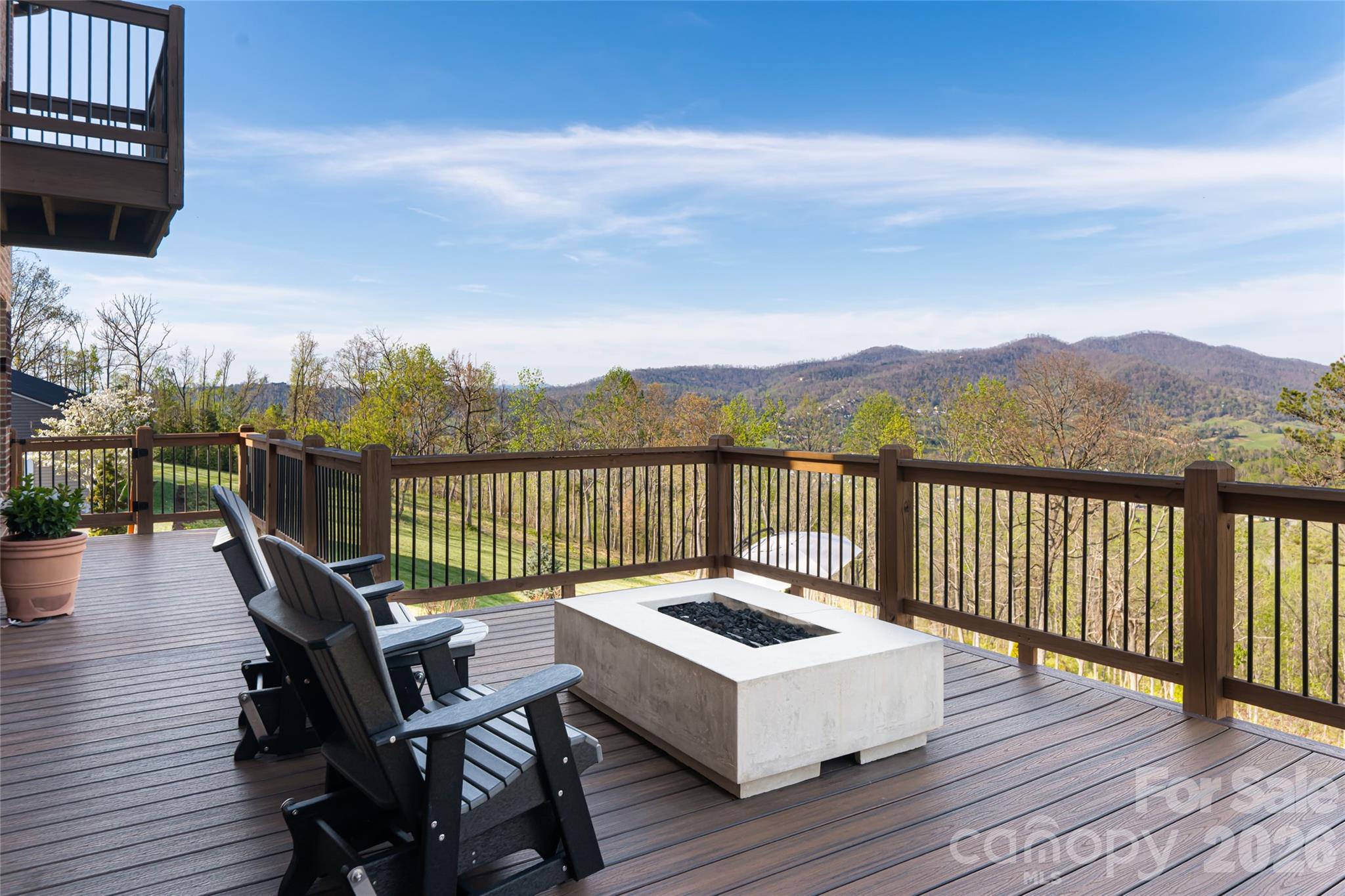 83 Cozy Mountain Lane — Weaverville
