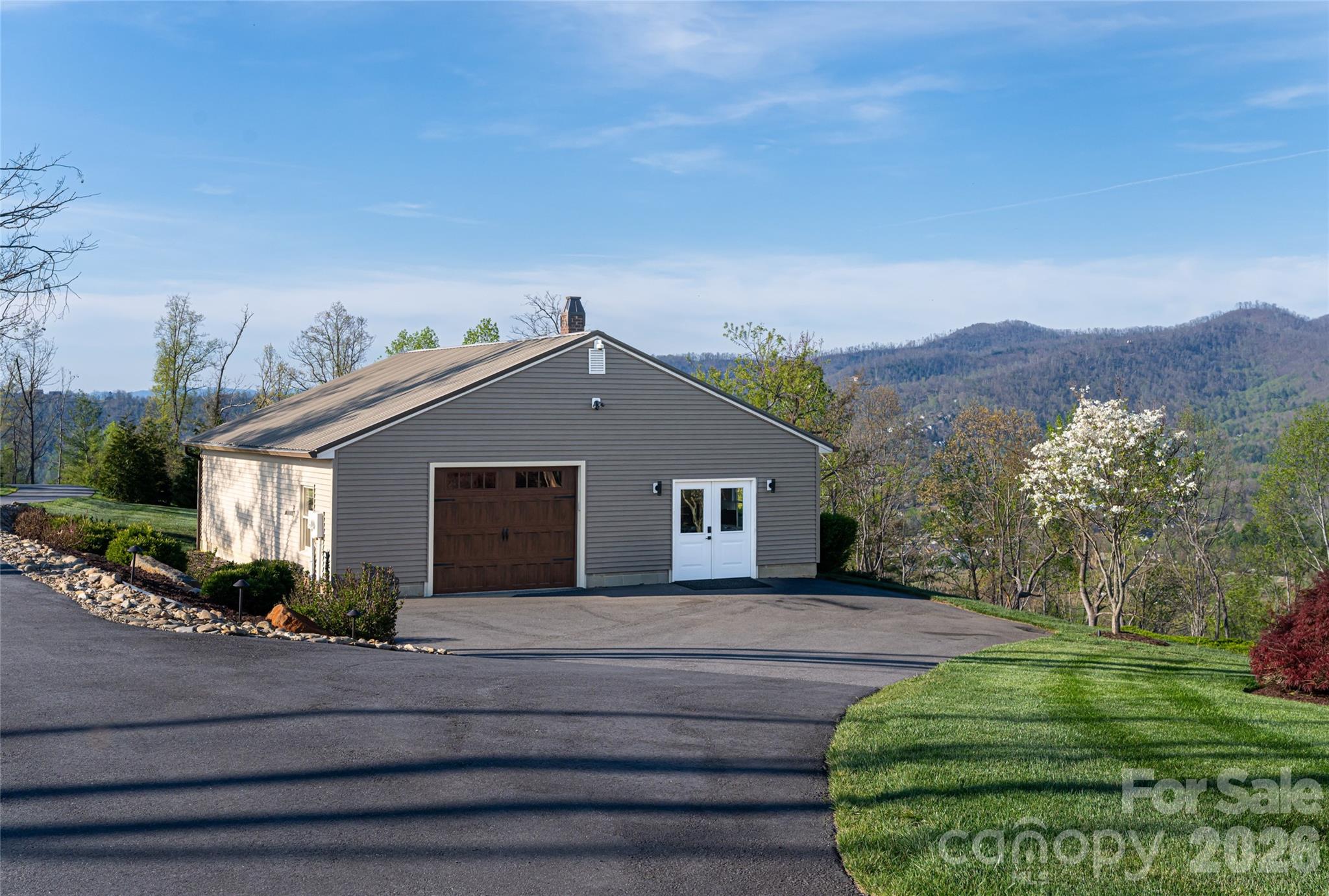 83 Cozy Mountain Lane — Weaverville