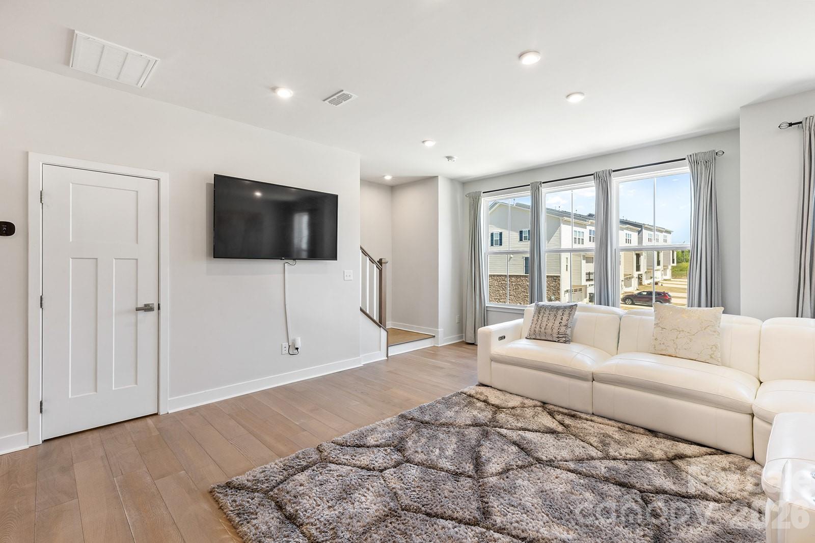 9866 Oaklawn Boulevard NW — Huntersville