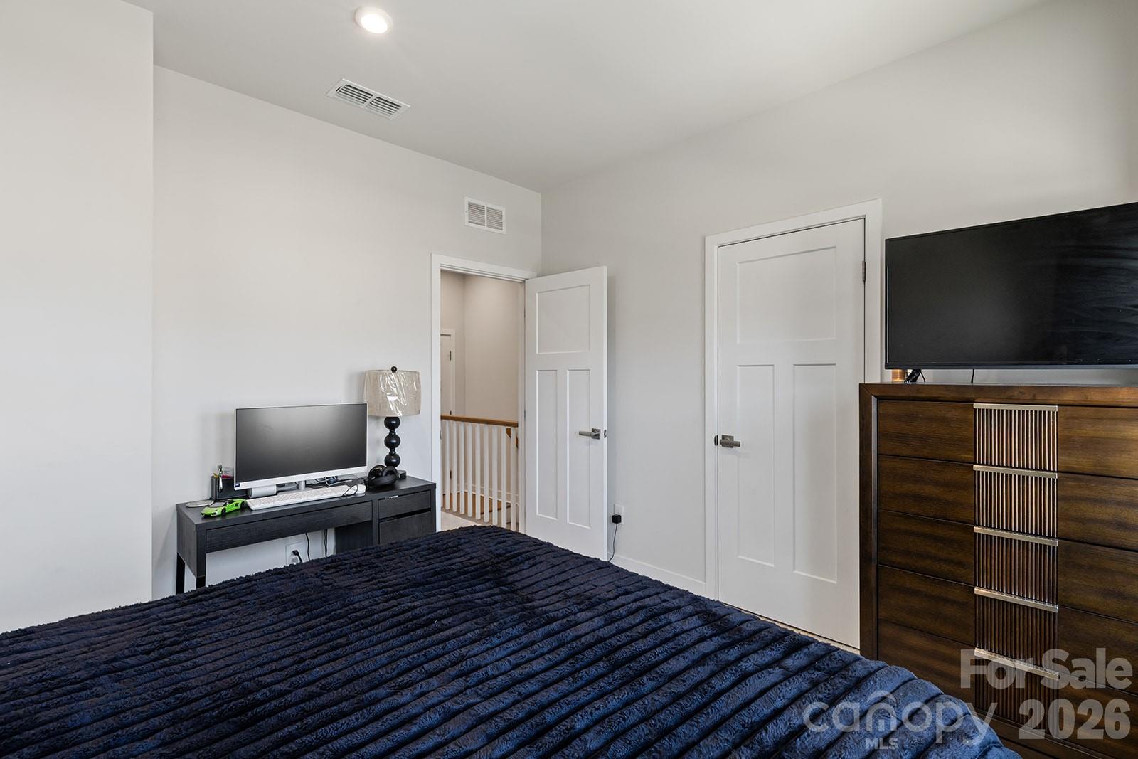9866 Oaklawn Boulevard NW — Huntersville