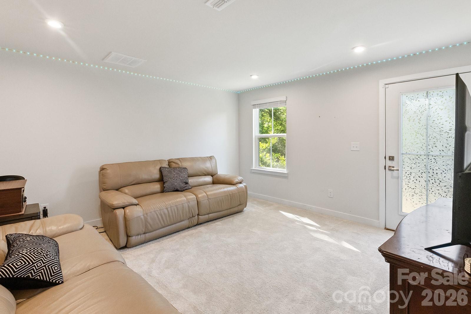 9866 Oaklawn Boulevard NW — Huntersville
