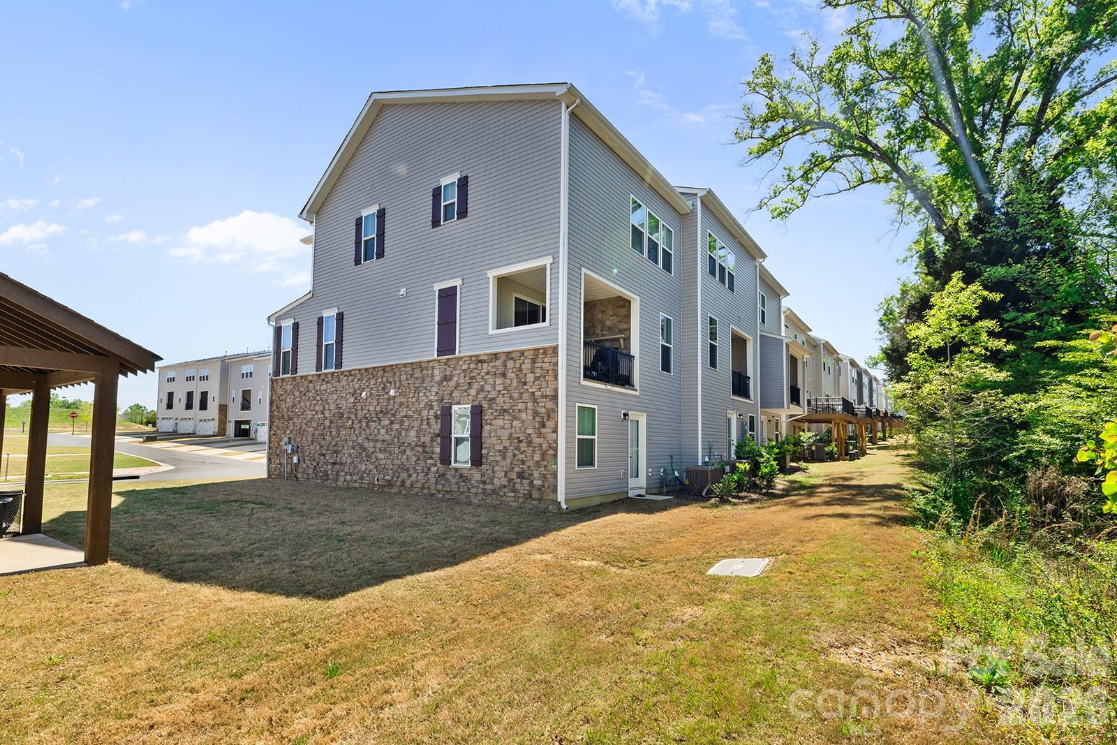 9866 Oaklawn Boulevard NW — Huntersville