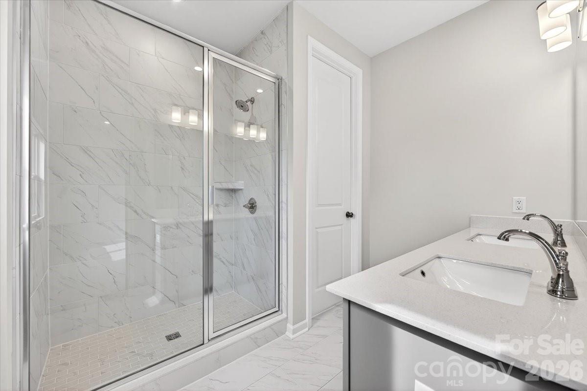 6057 Longar Lane — Charlotte