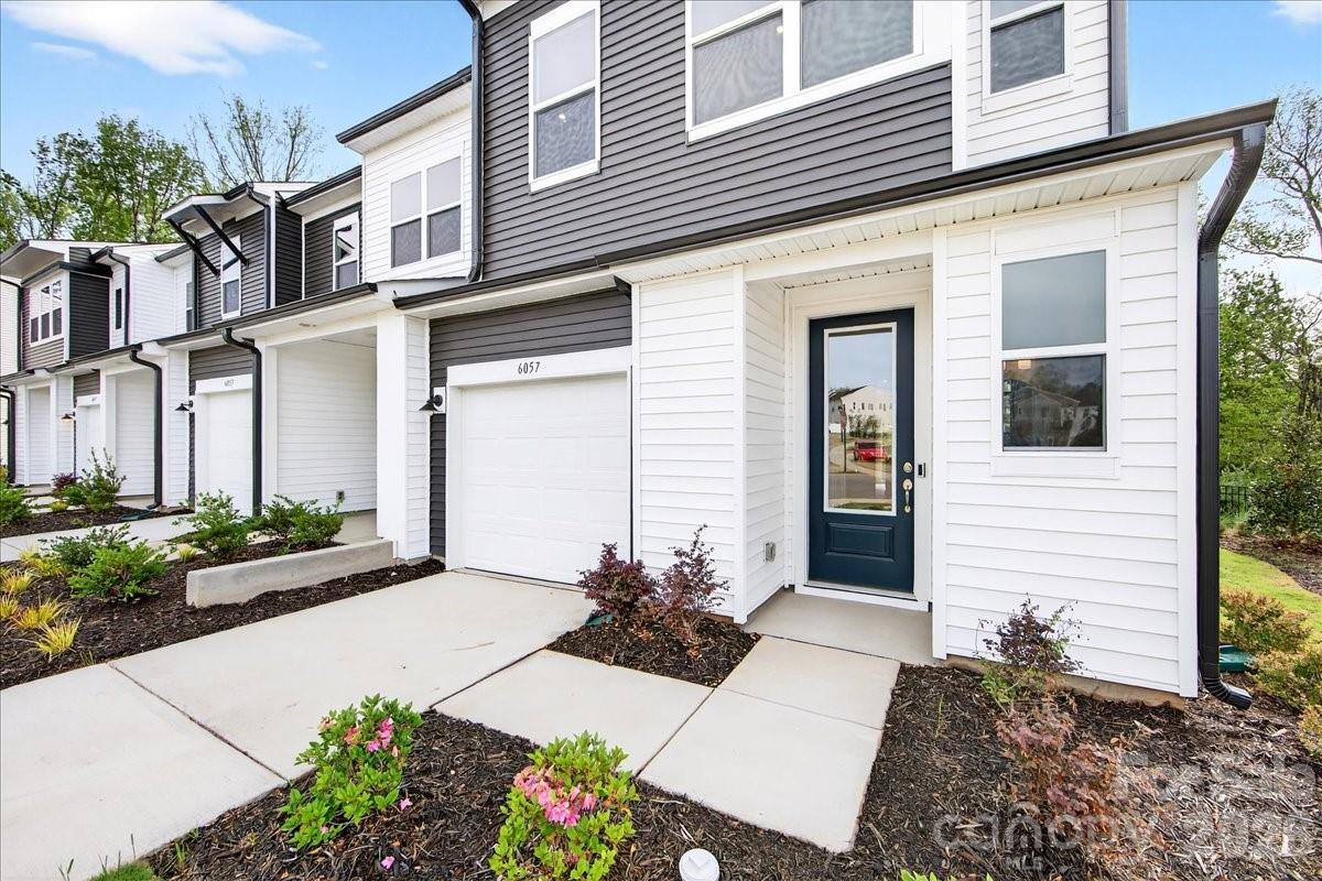 6057 Longar Lane — Charlotte