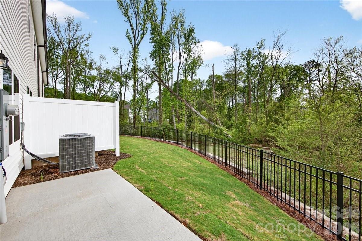 6057 Longar Lane — Charlotte