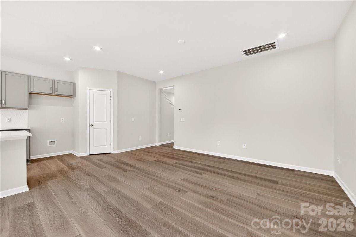 6057 Longar Lane — Charlotte