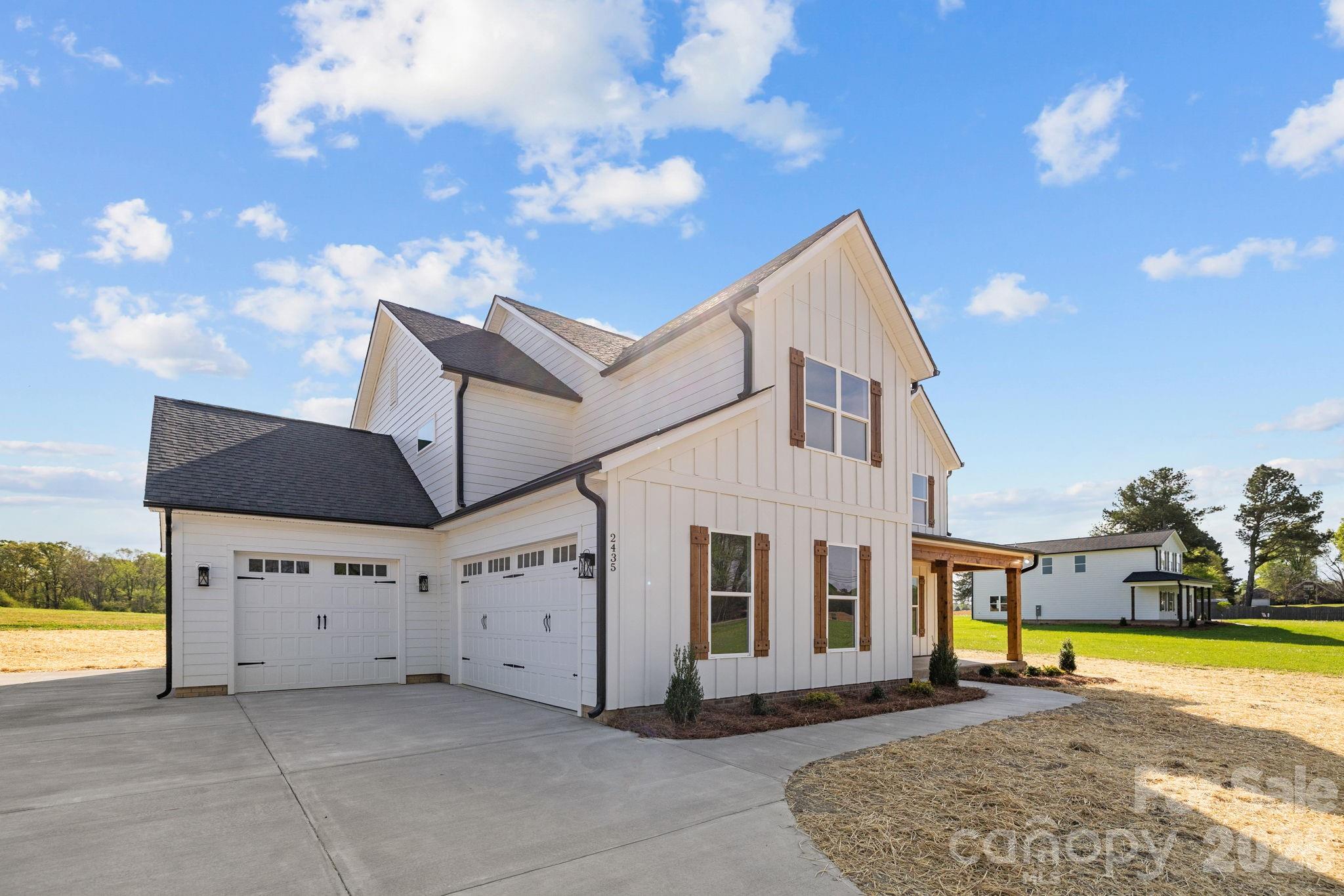 2435 wolf pond Road #2 — Monroe