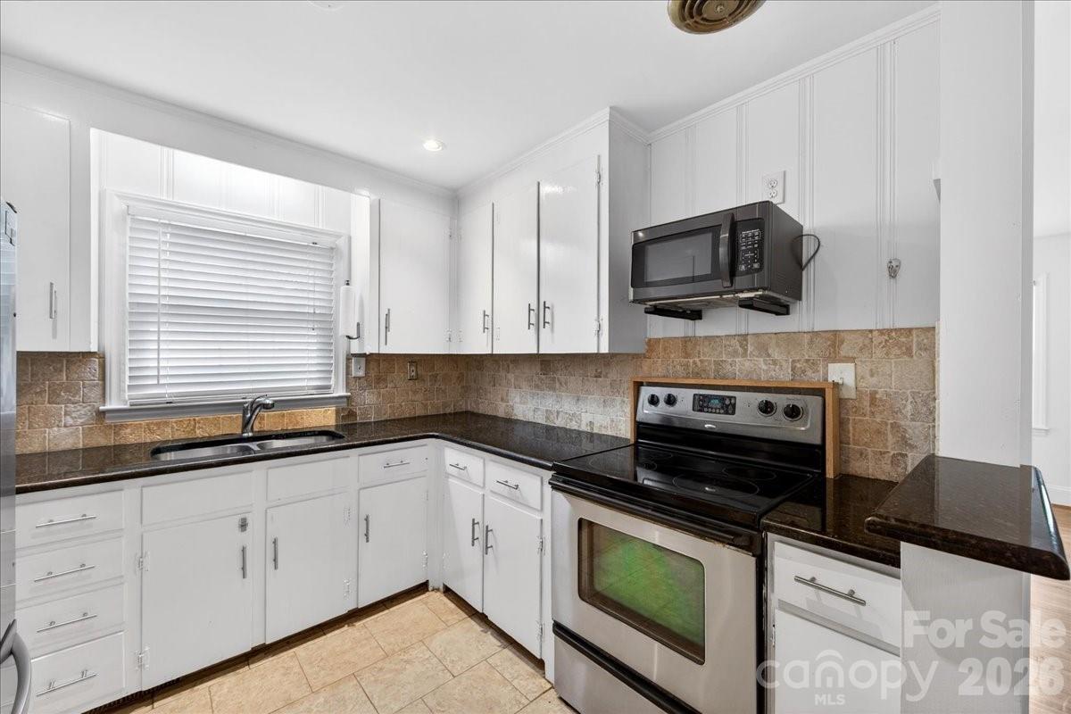 5413 Gwynne Avenue — Charlotte