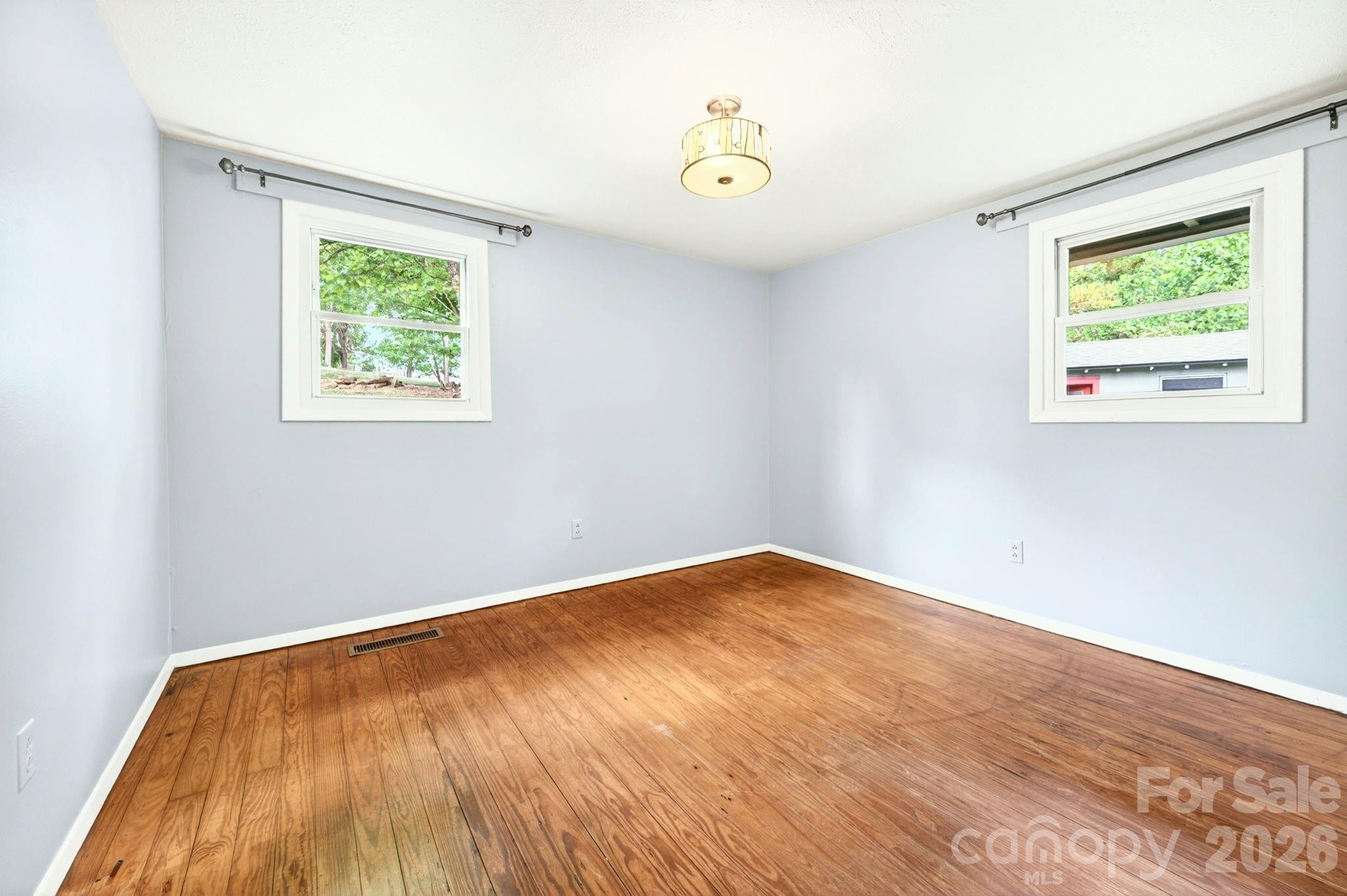 138 Brooklyn Road — Asheville
