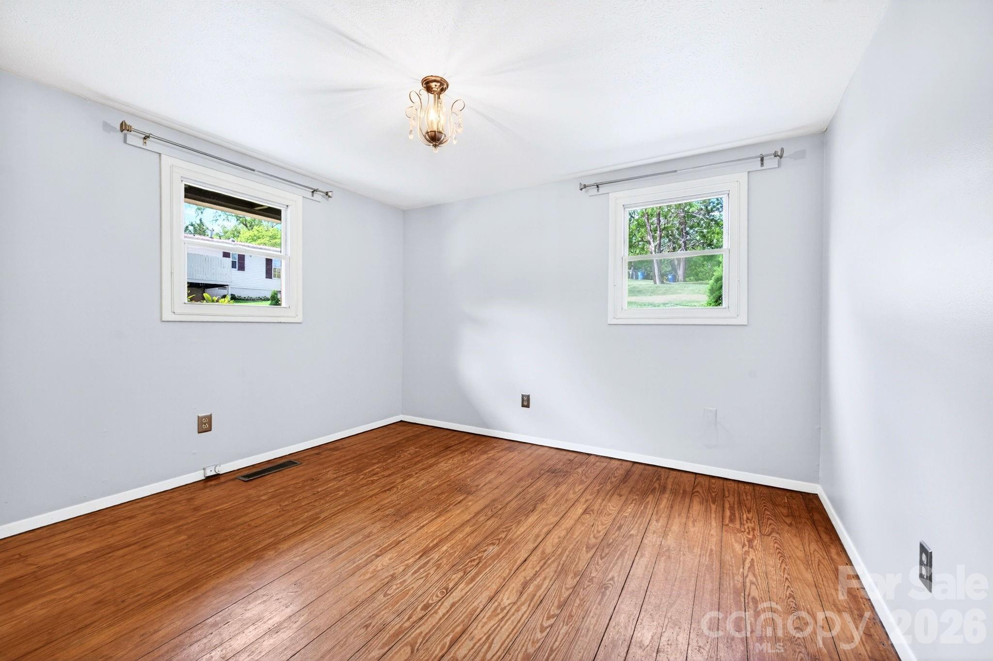 138 Brooklyn Road — Asheville