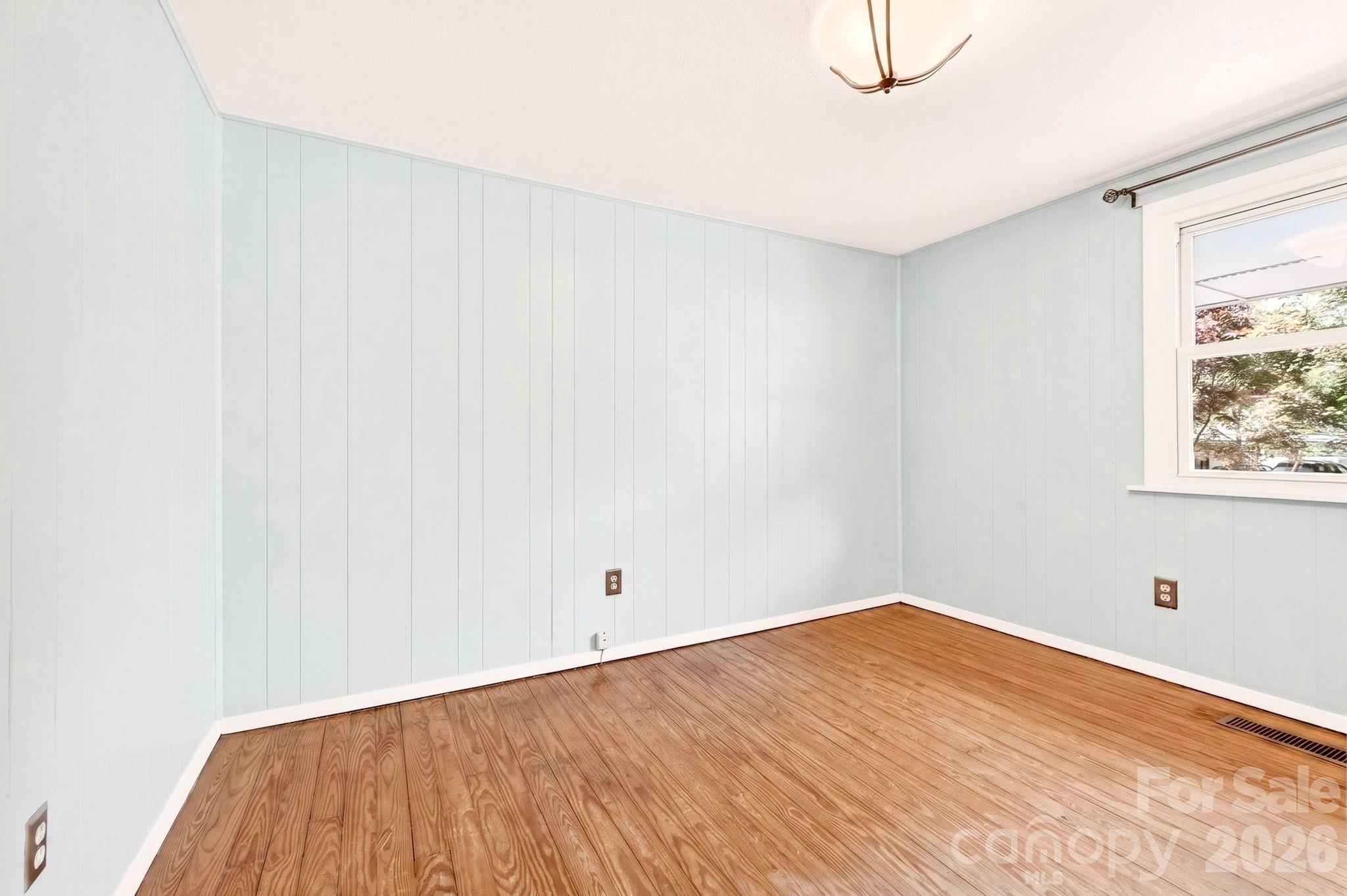 138 Brooklyn Road — Asheville