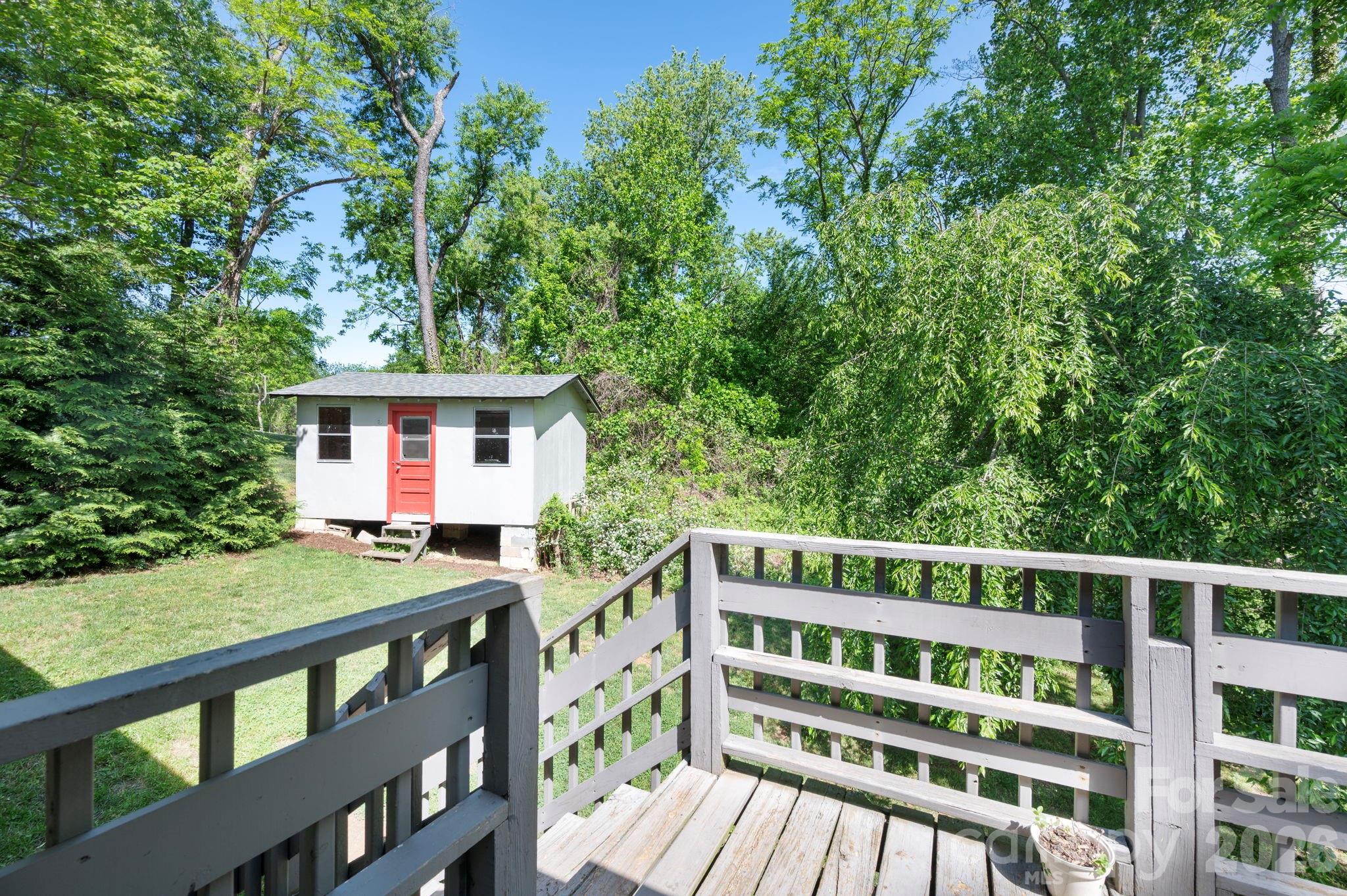 138 Brooklyn Road — Asheville
