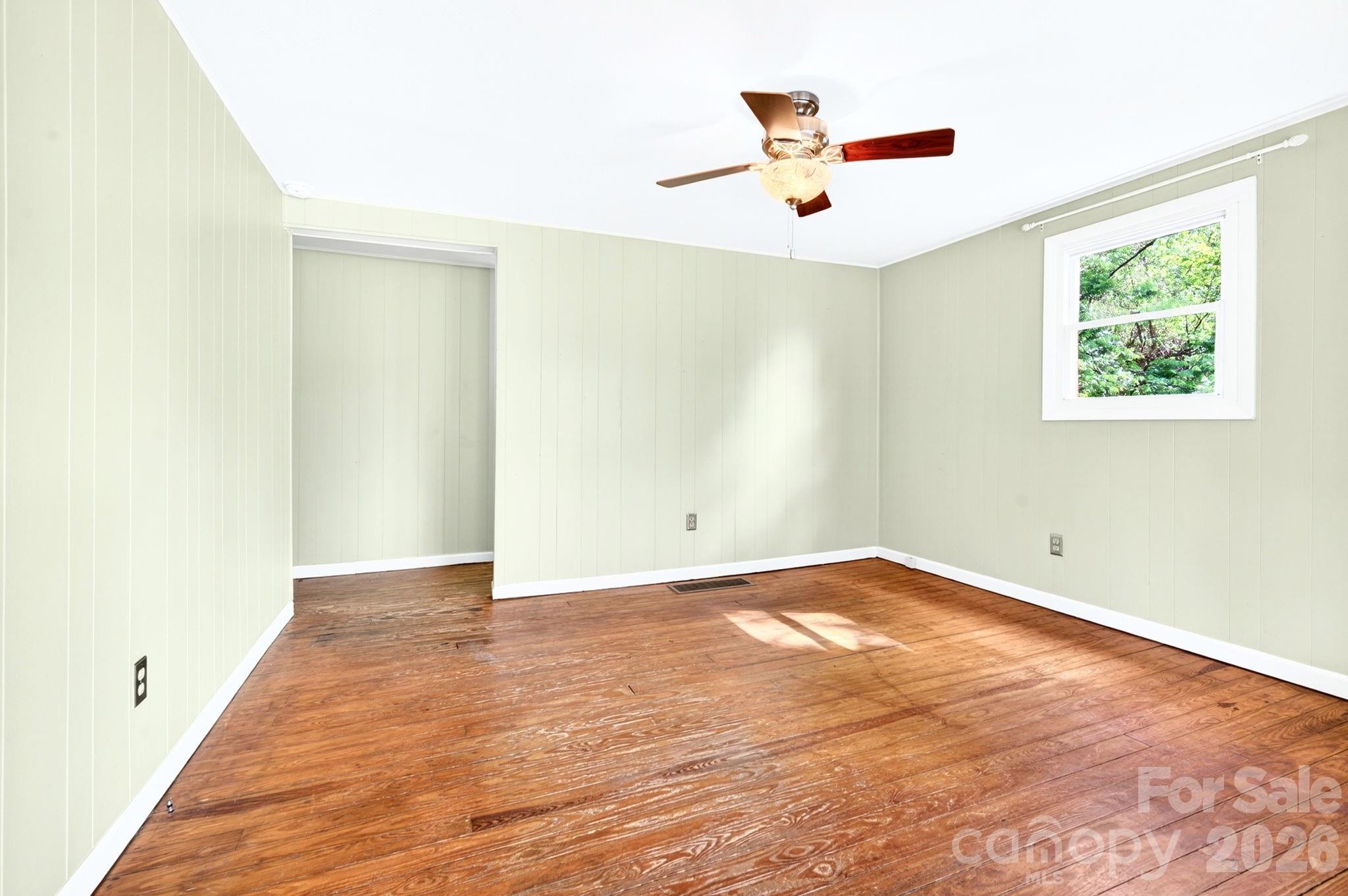 138 Brooklyn Road — Asheville
