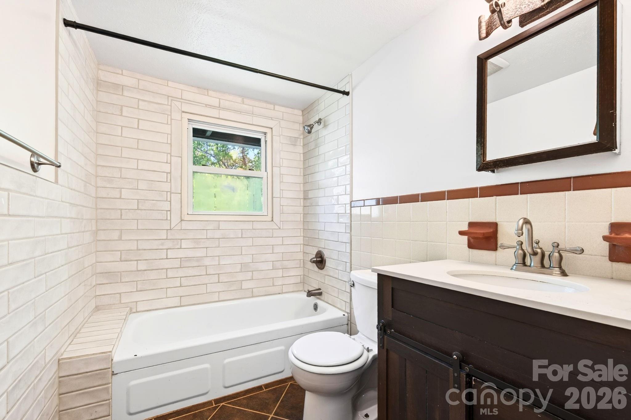 138 Brooklyn Road — Asheville