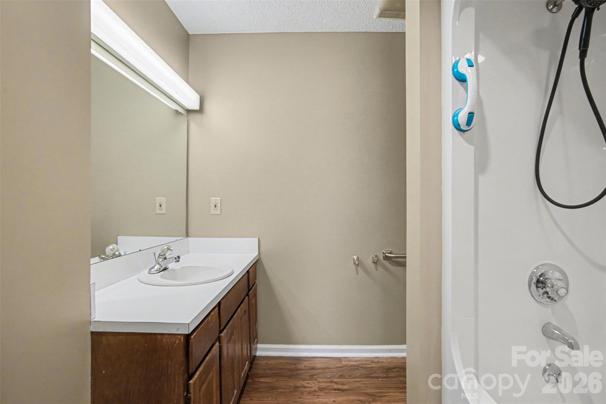 1742 NE 12th Street — Hickory