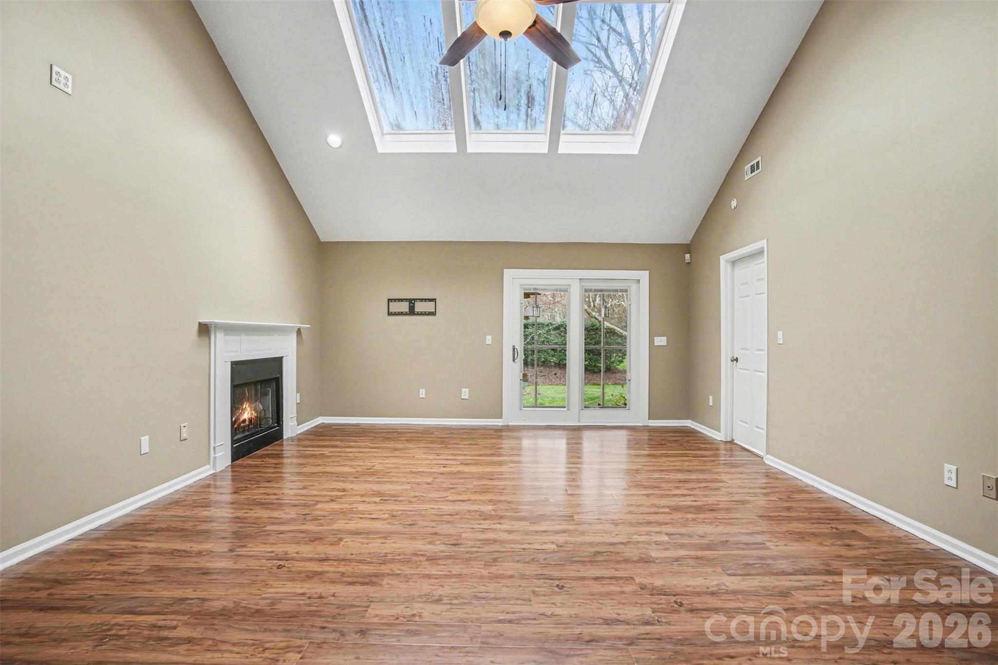 1742 NE 12th Street — Hickory