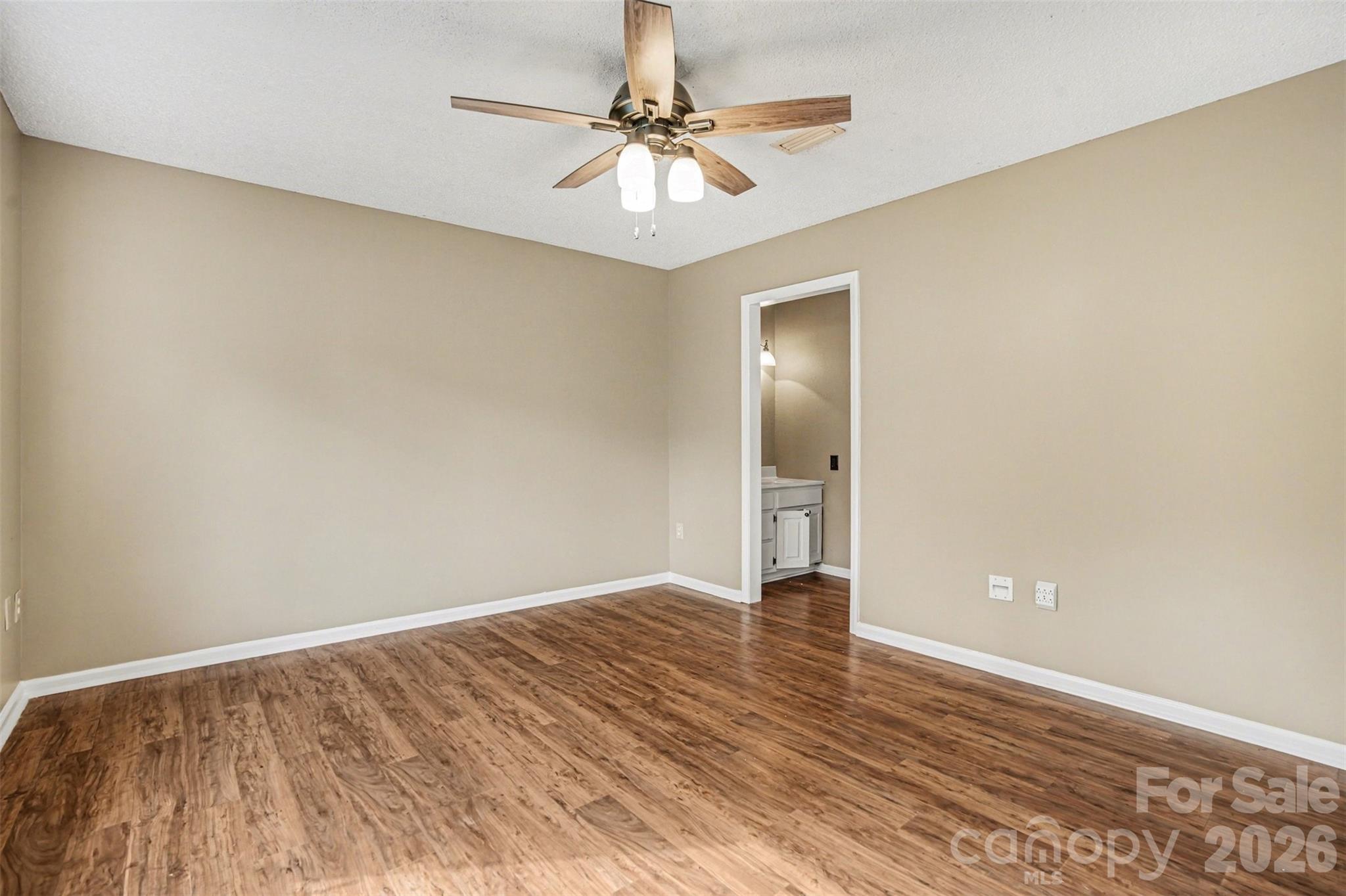 1742 NE 12th Street — Hickory