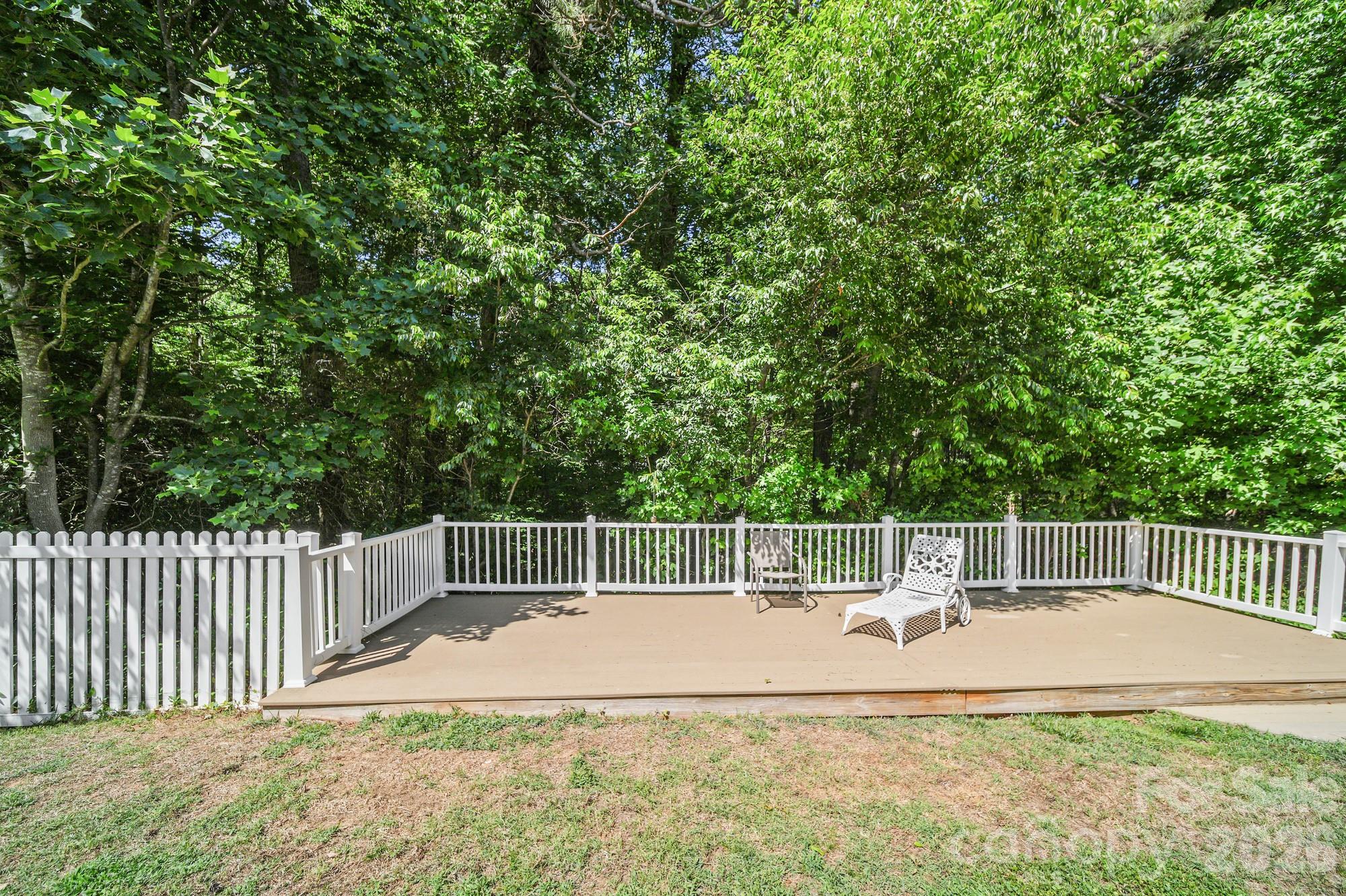 234 Lagoda Drive — Locust