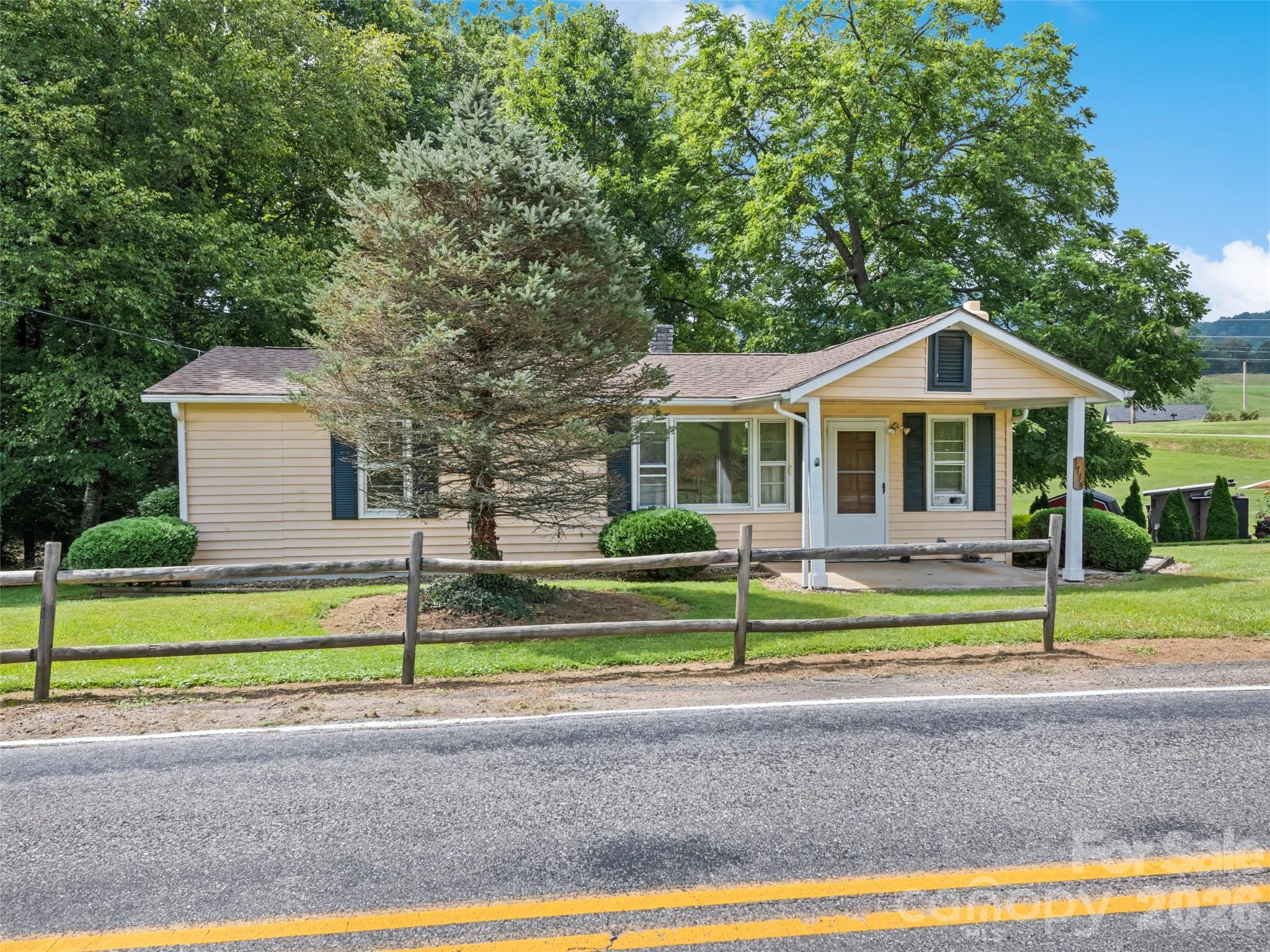 1714 Iron Duff Road — Waynesville