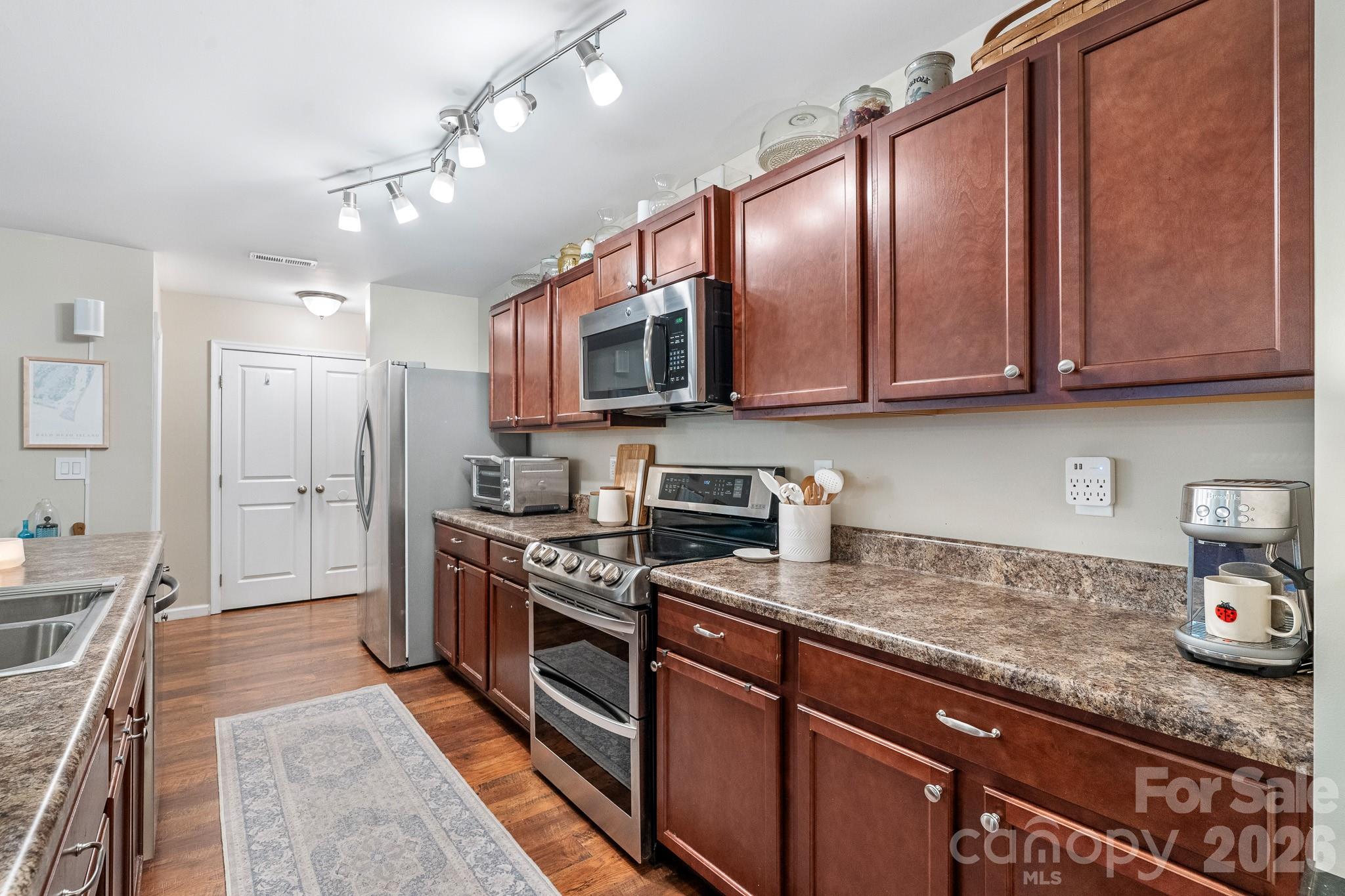 1631 Hooper Court — Charlotte